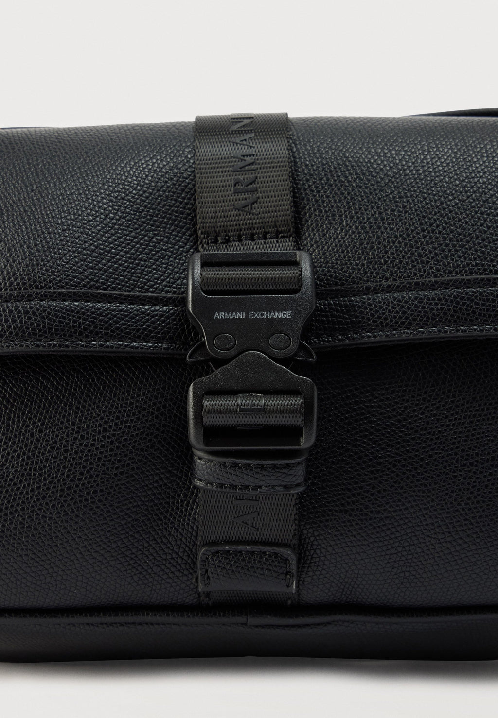 BROOKLYN MESSENGER UNISEX - Cross body bag - black
