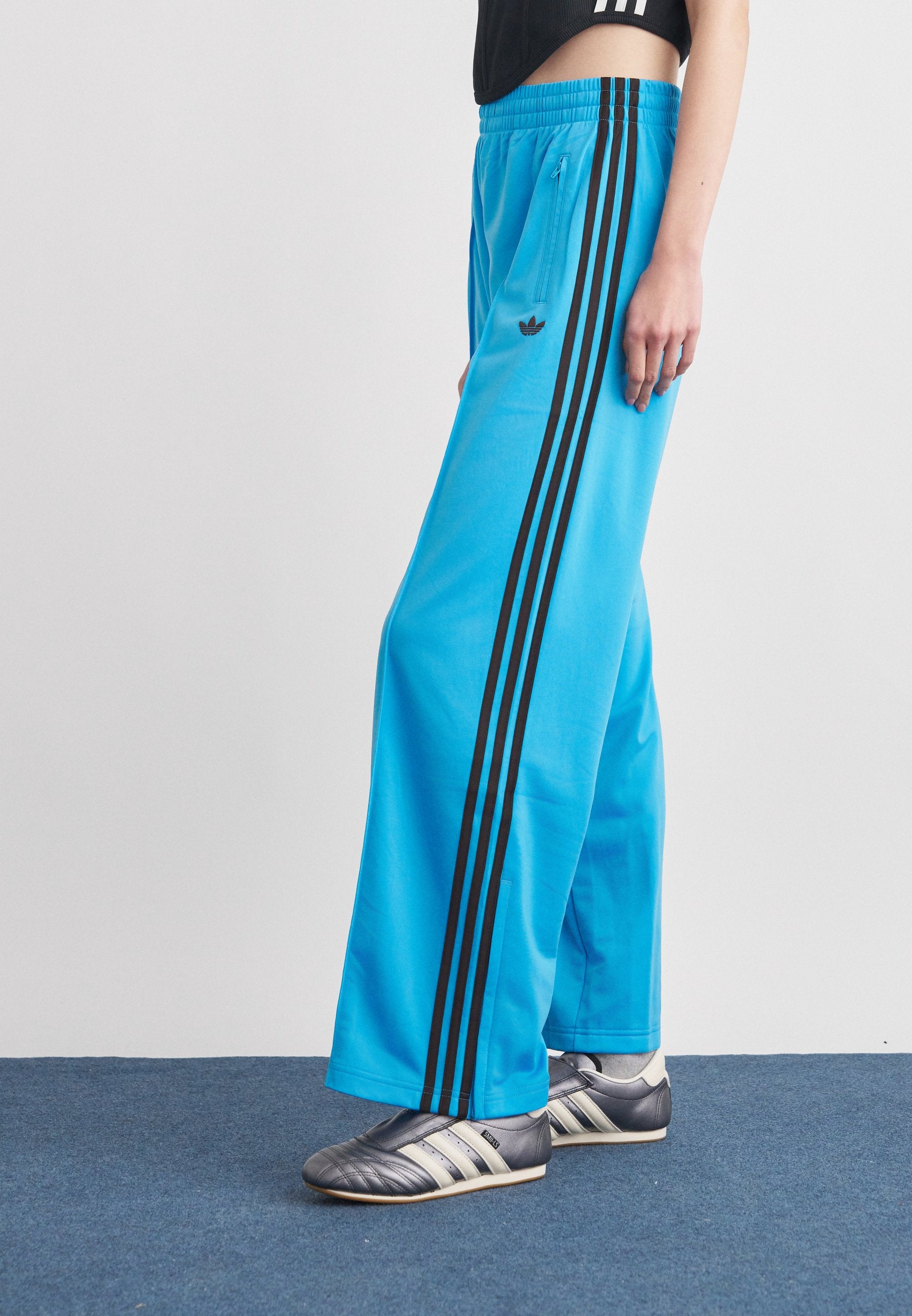 LOOSE - Tracksuit bottoms - blue