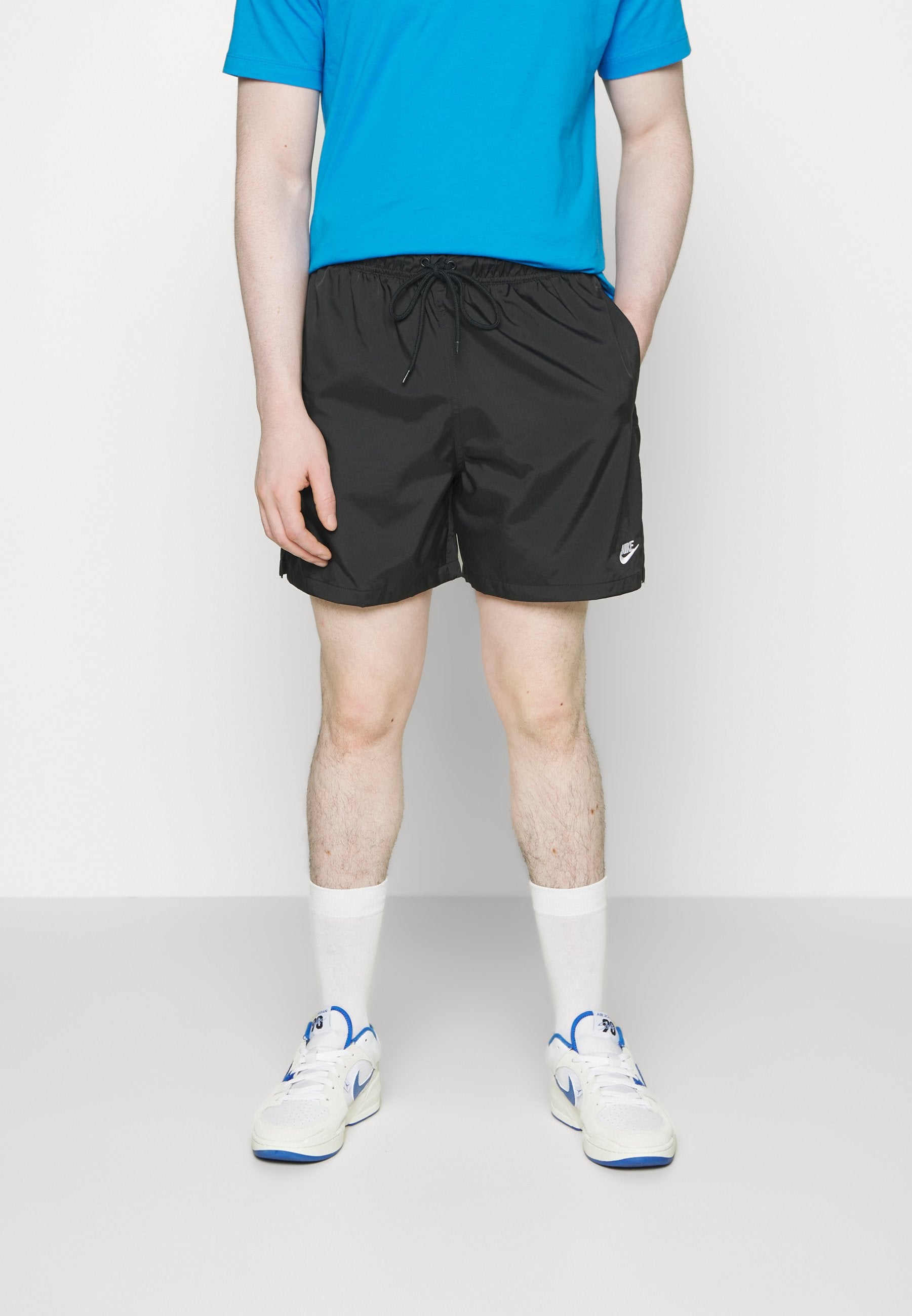 M NK CLUB FLOW SHORT - Tracksuit bottoms - black/white