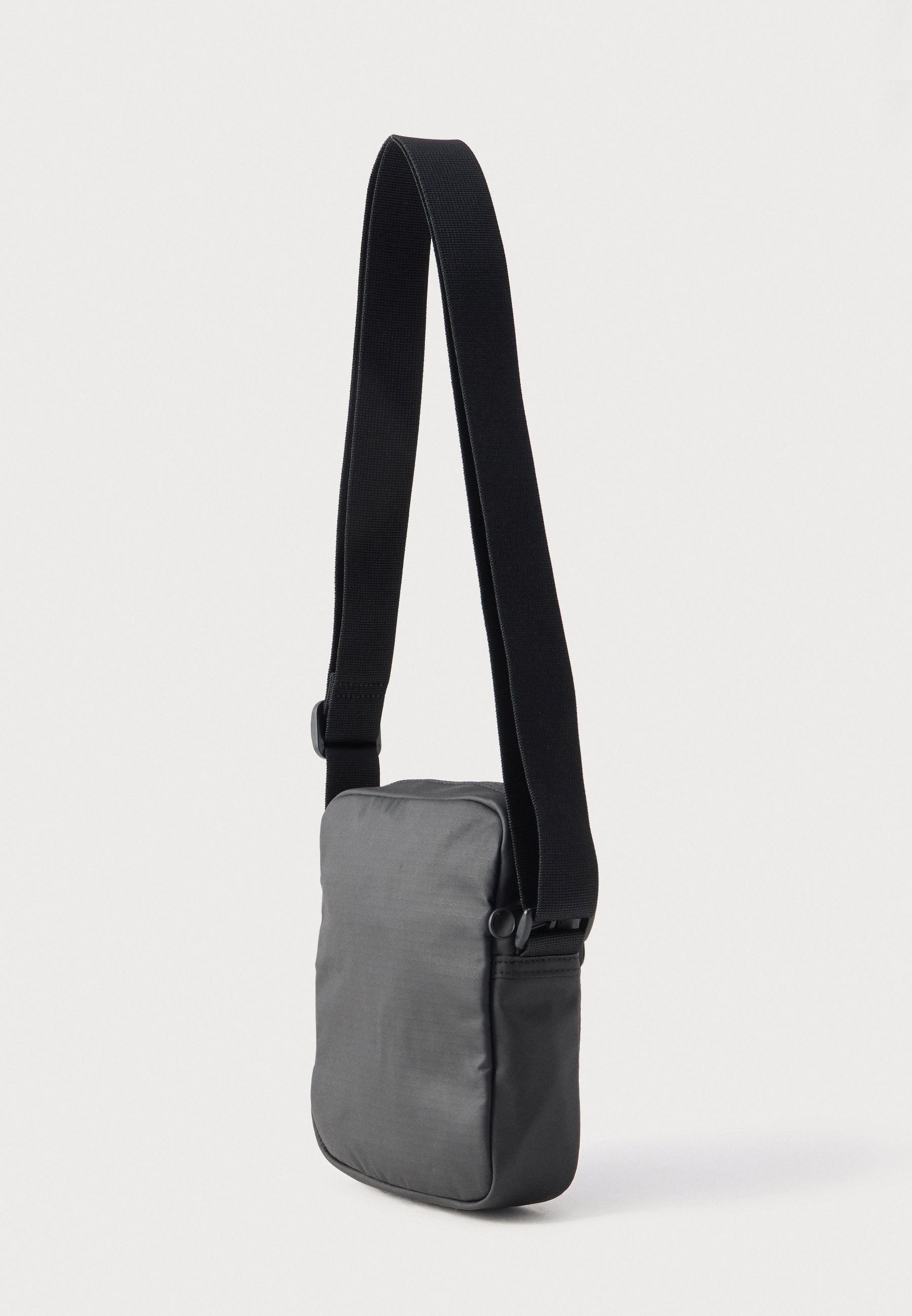 TECH WATERPROOF RIPSTOP CROSSBODY REPORTER BAG - Cross body bag - black