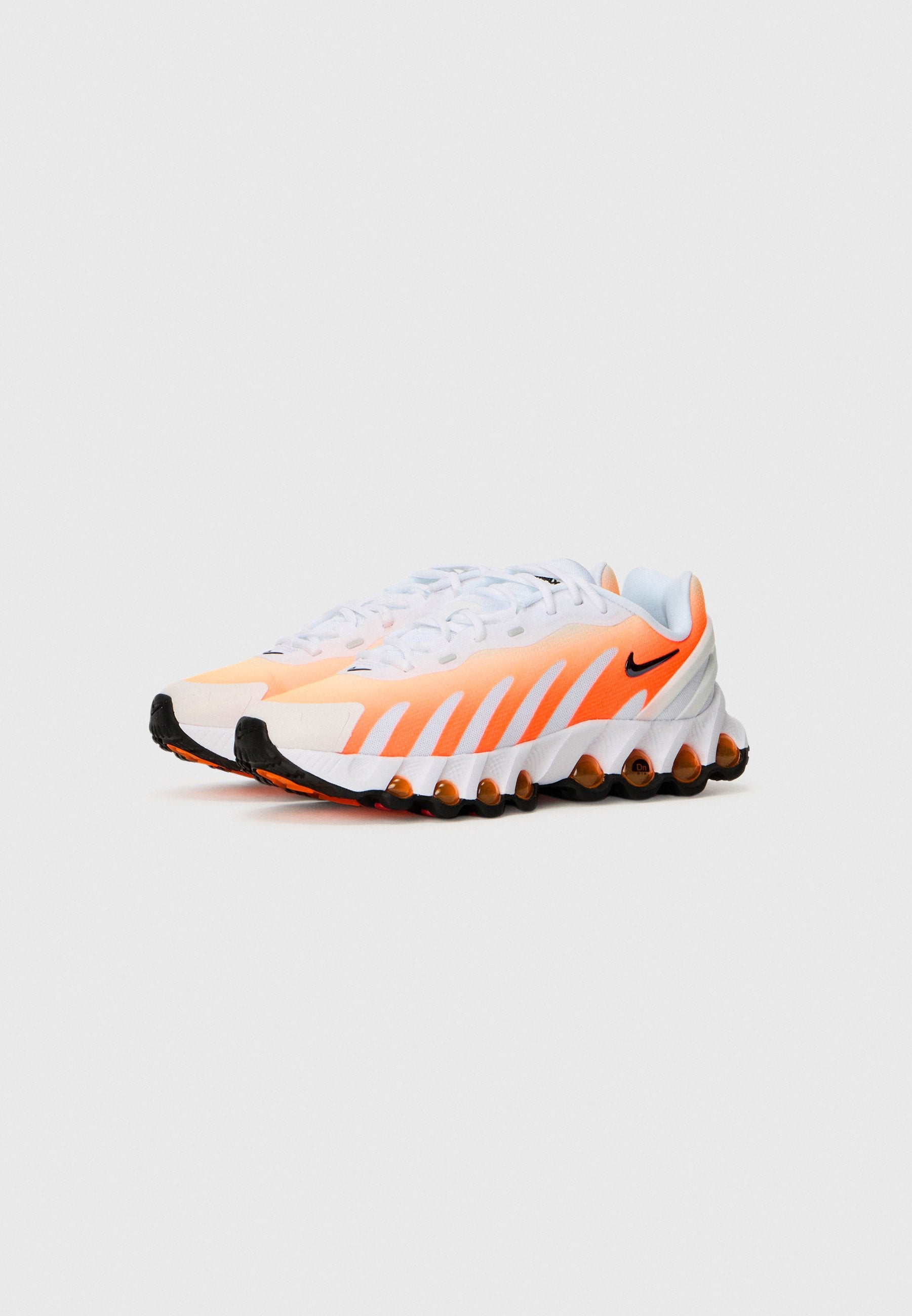 AIR MAX DN8 UNISEX - أحذية رياضية - أبيض/أسود/برتقالي كامل