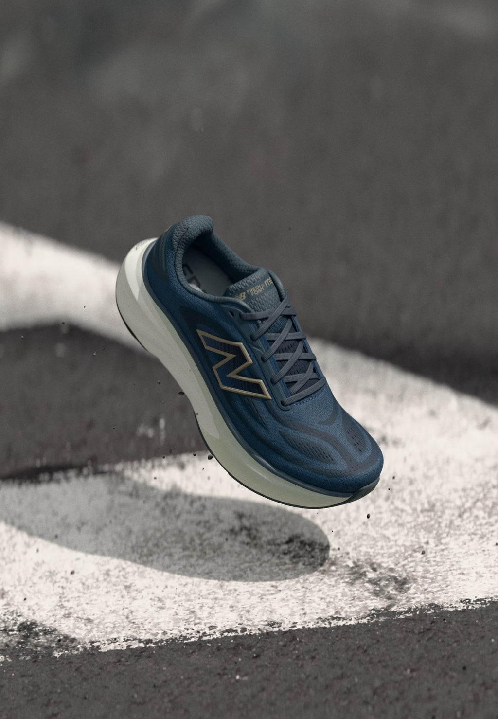 FRESH FOAM X MORE V6 - Road running shoes - graphite