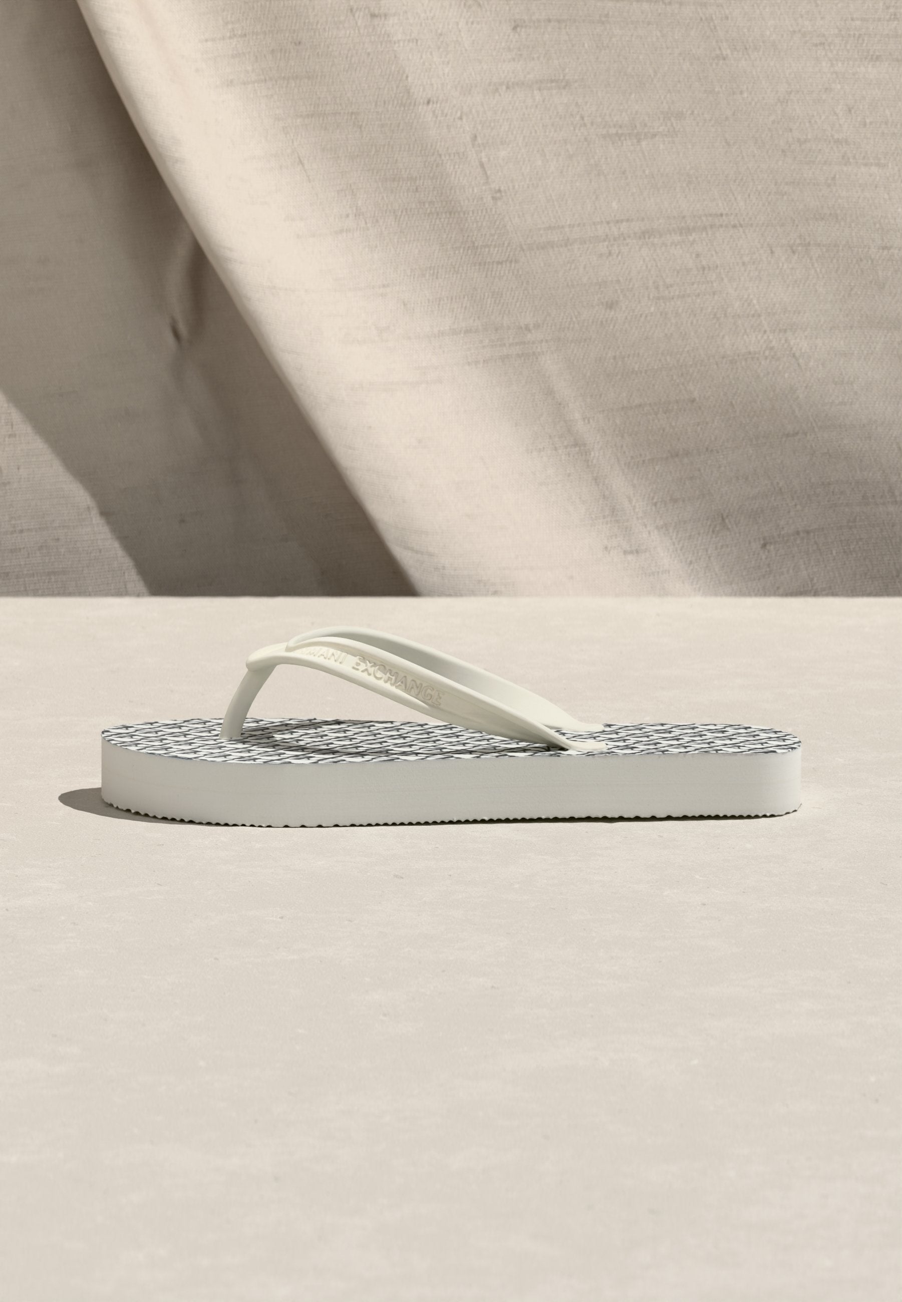 COOPER - T-bar sandals - off white/deep navy