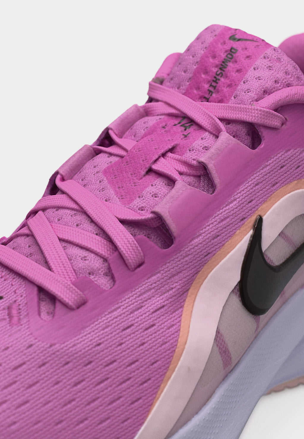 DOWNSHIFTER - Chaussures de running sur route - magenta clair/noir/noir cassé/blanc/rose perle/orange vif