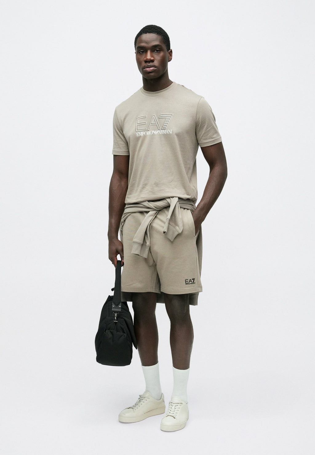 TRAIN CORE BERMUDA COFT  - Shorts - roasted cashew