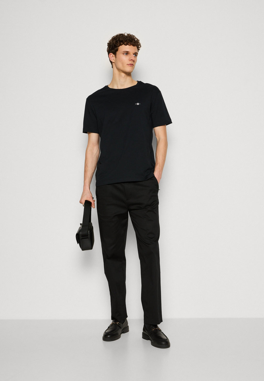 PRINTED ARCHIVE SHIELD - Basic T-shirt - black
