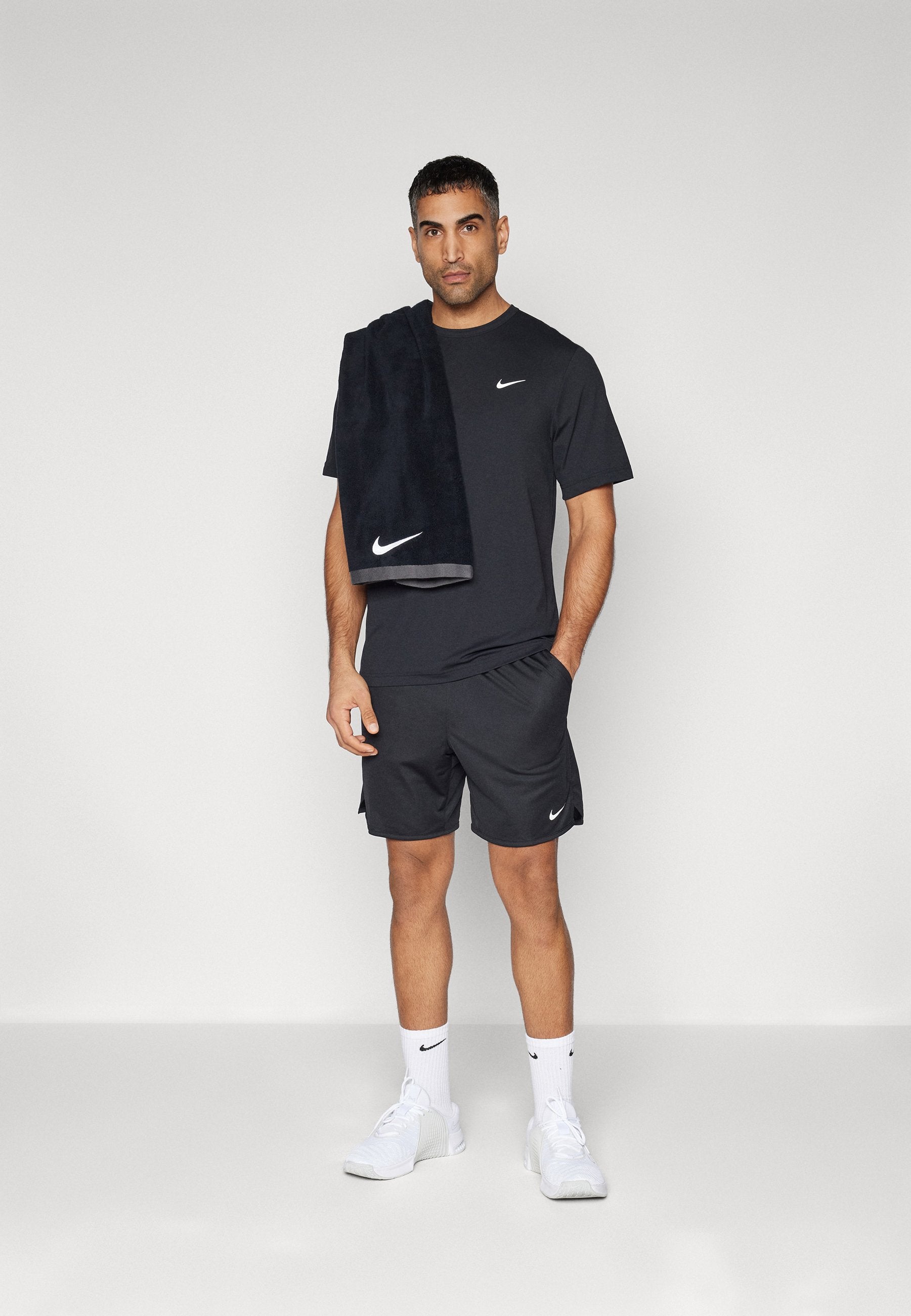 HYVERSE - Sports T-shirt - schwarz