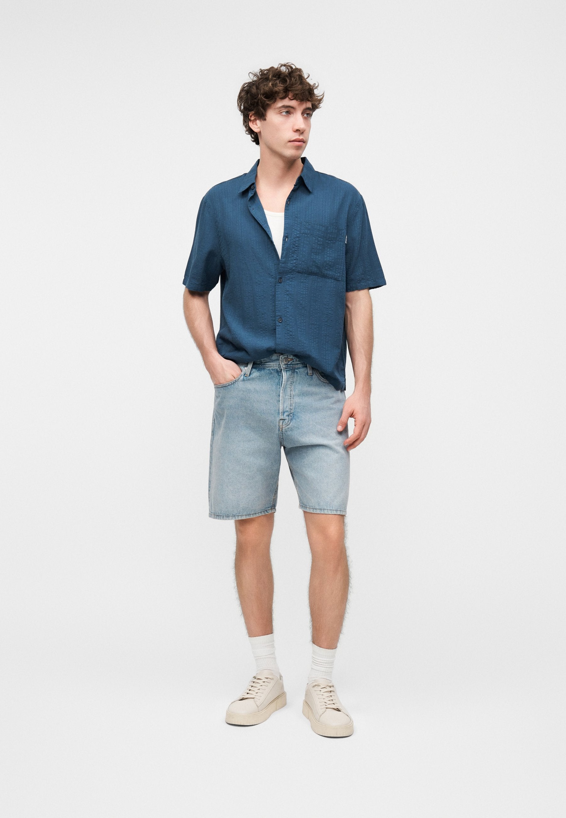 JJITONY JJORIGINAL - Denim shorts - blue denim light blue