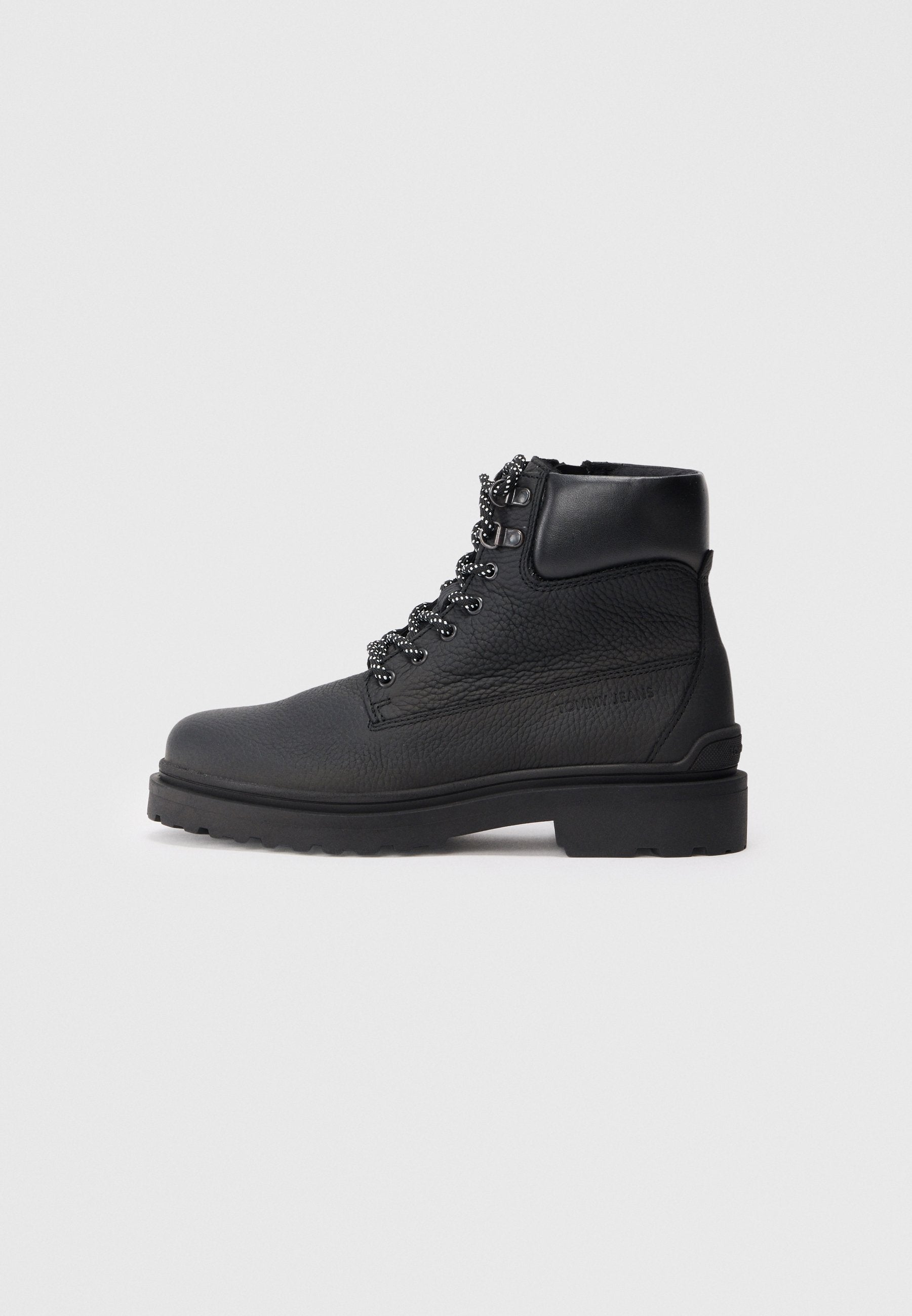 Lace-up ankle boots - black