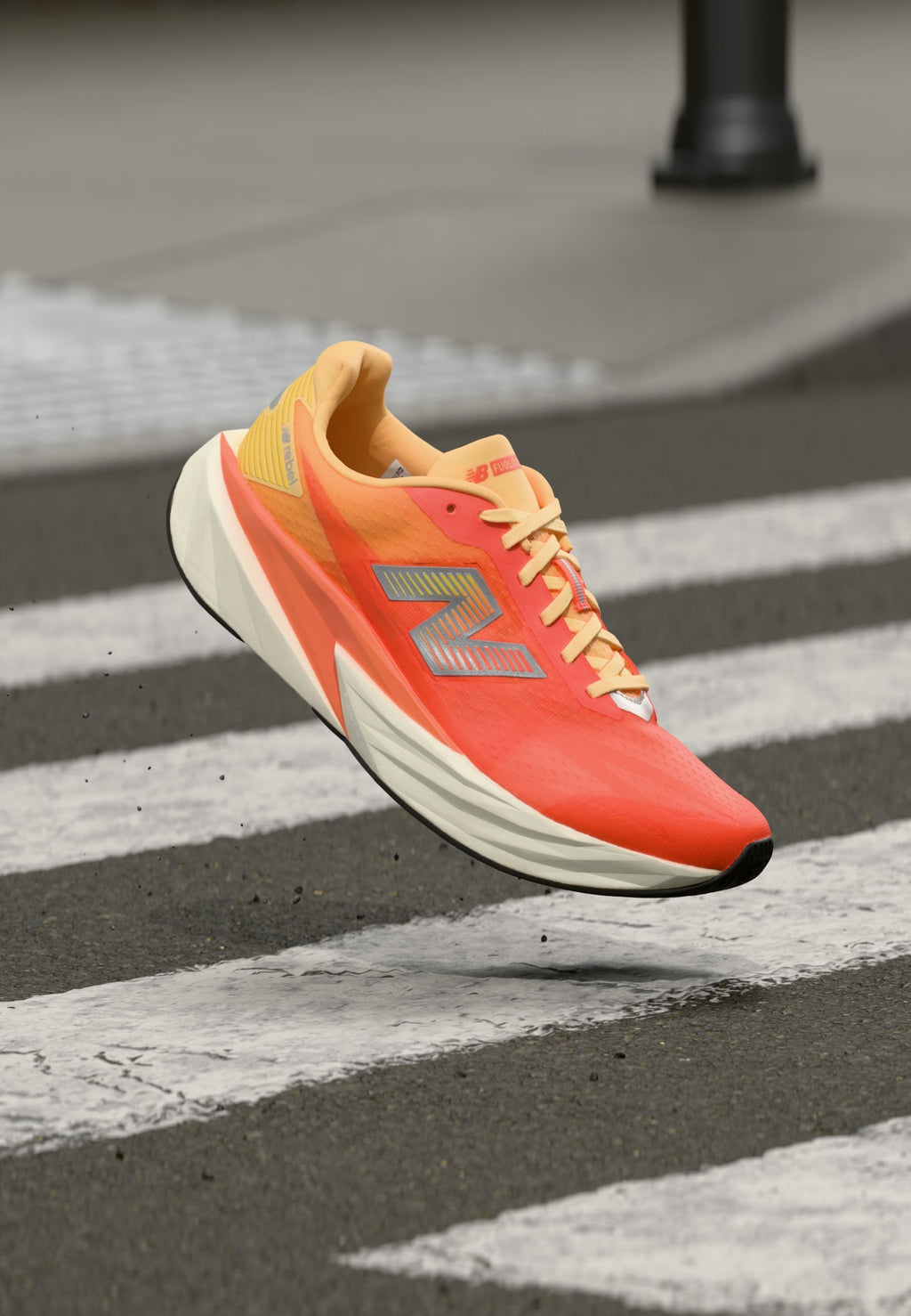 REBEL V5 - Road running shoes - tangerine heat