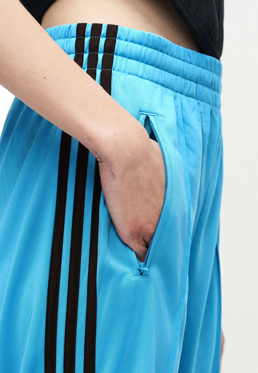 LOOSE - Tracksuit bottoms - blue
