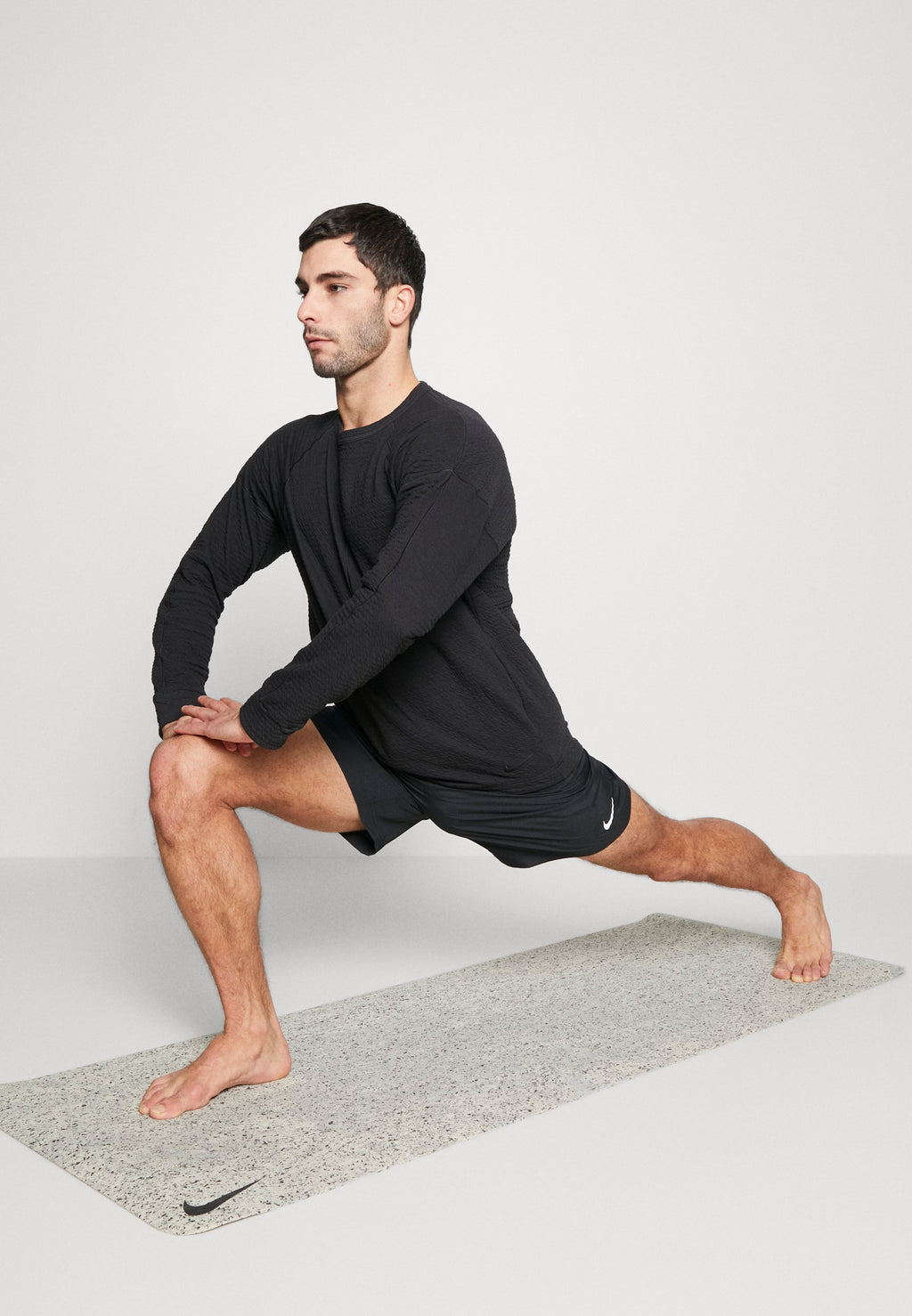 FORM SHORT - Sports shorts - black