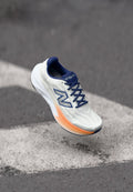 أحذية الجري FRESH FOAM X MORE V6 - على الطريق - انعكاس