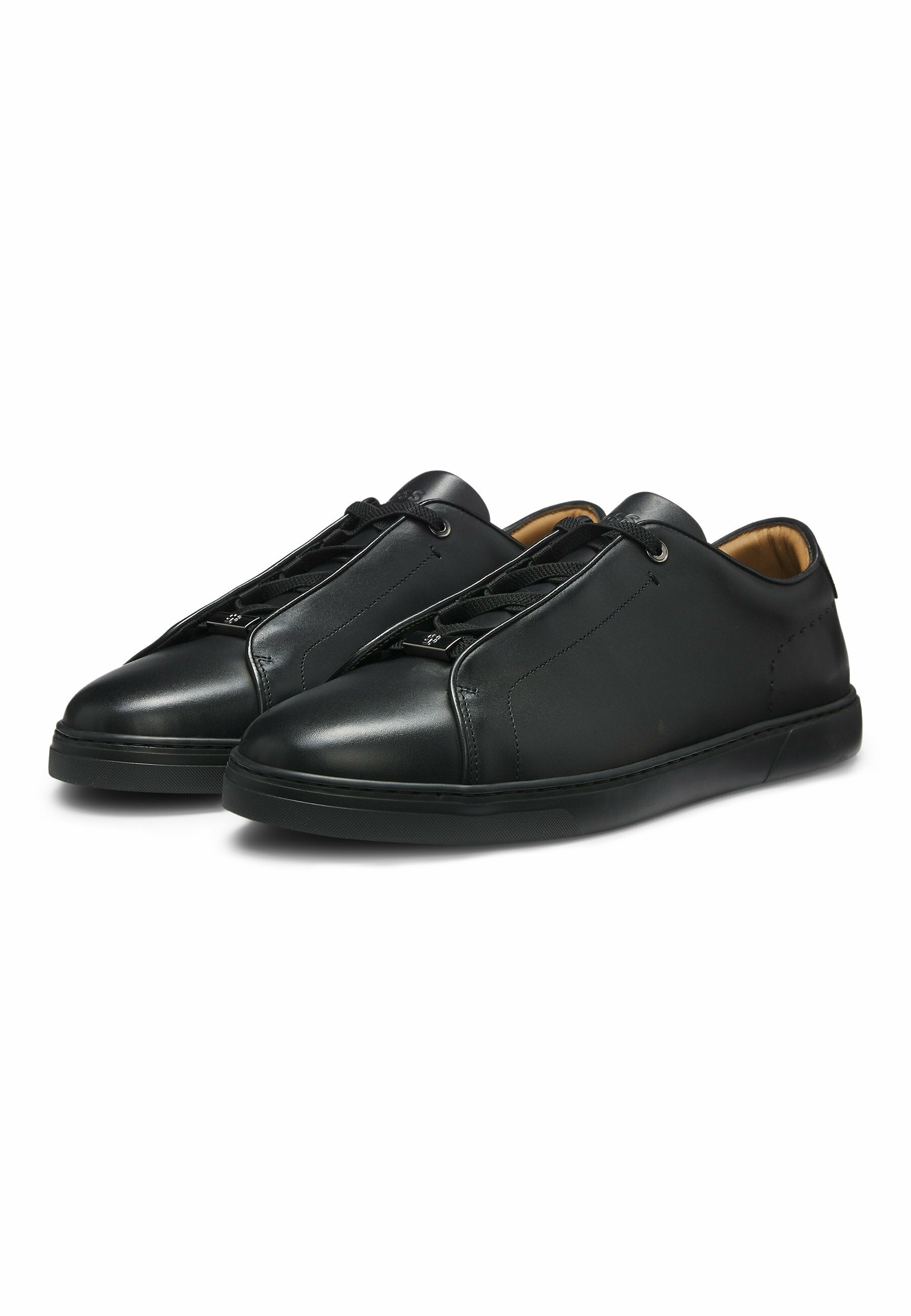 Trainers - black one