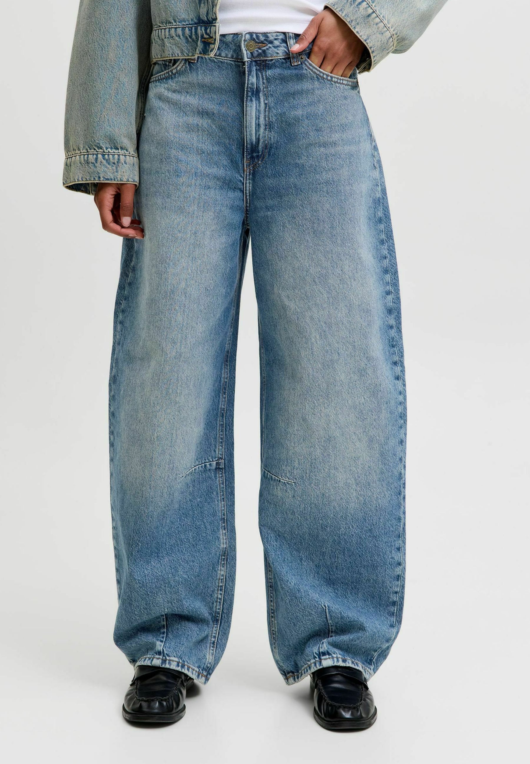 gy fit JXSAKAI BAGGY BARREL MW R481 DNM LN - Jean Baggy - bleu denim