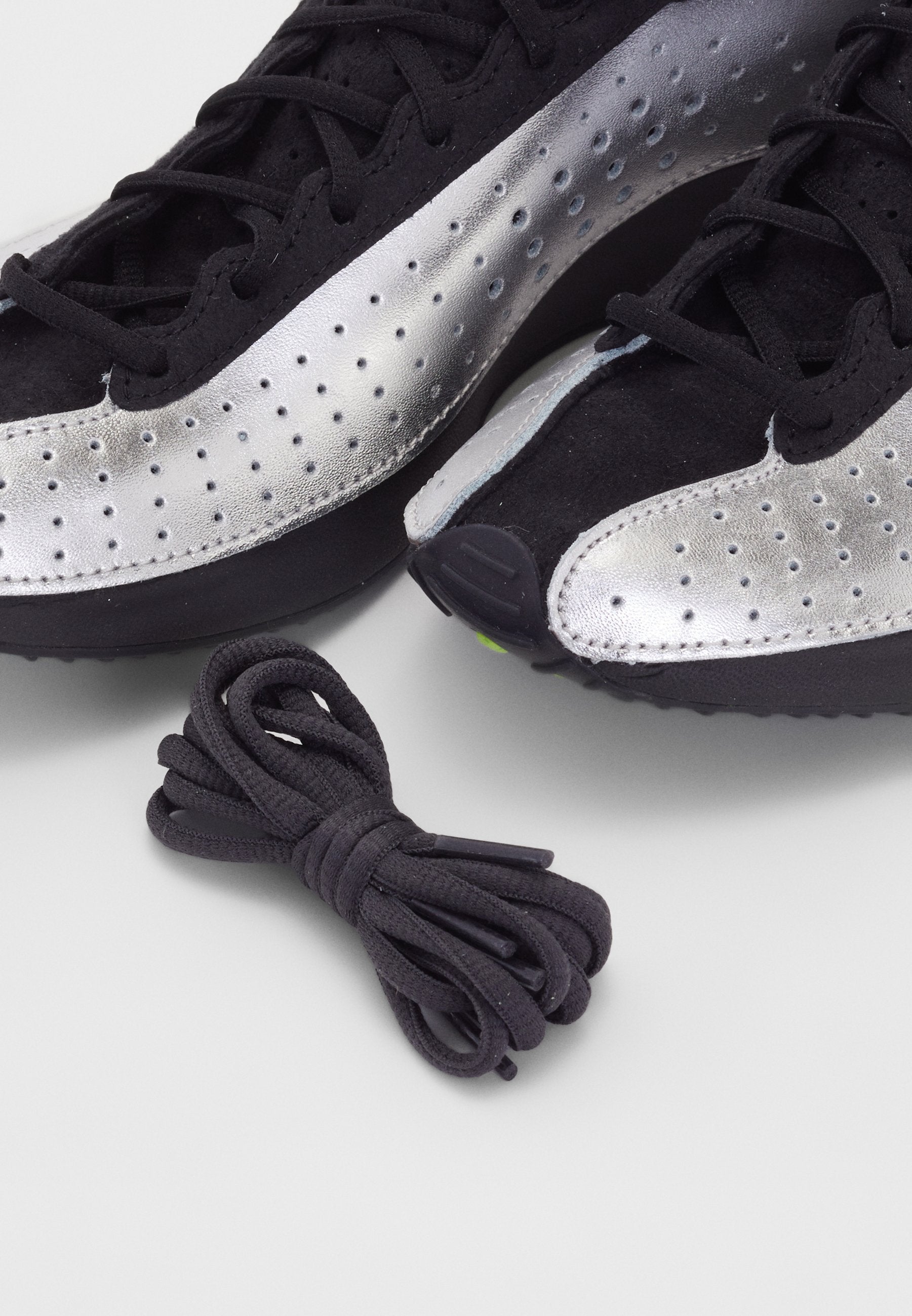 AIR SUPERFLY - Trainers - silver-coloured/black/anthracite/volt