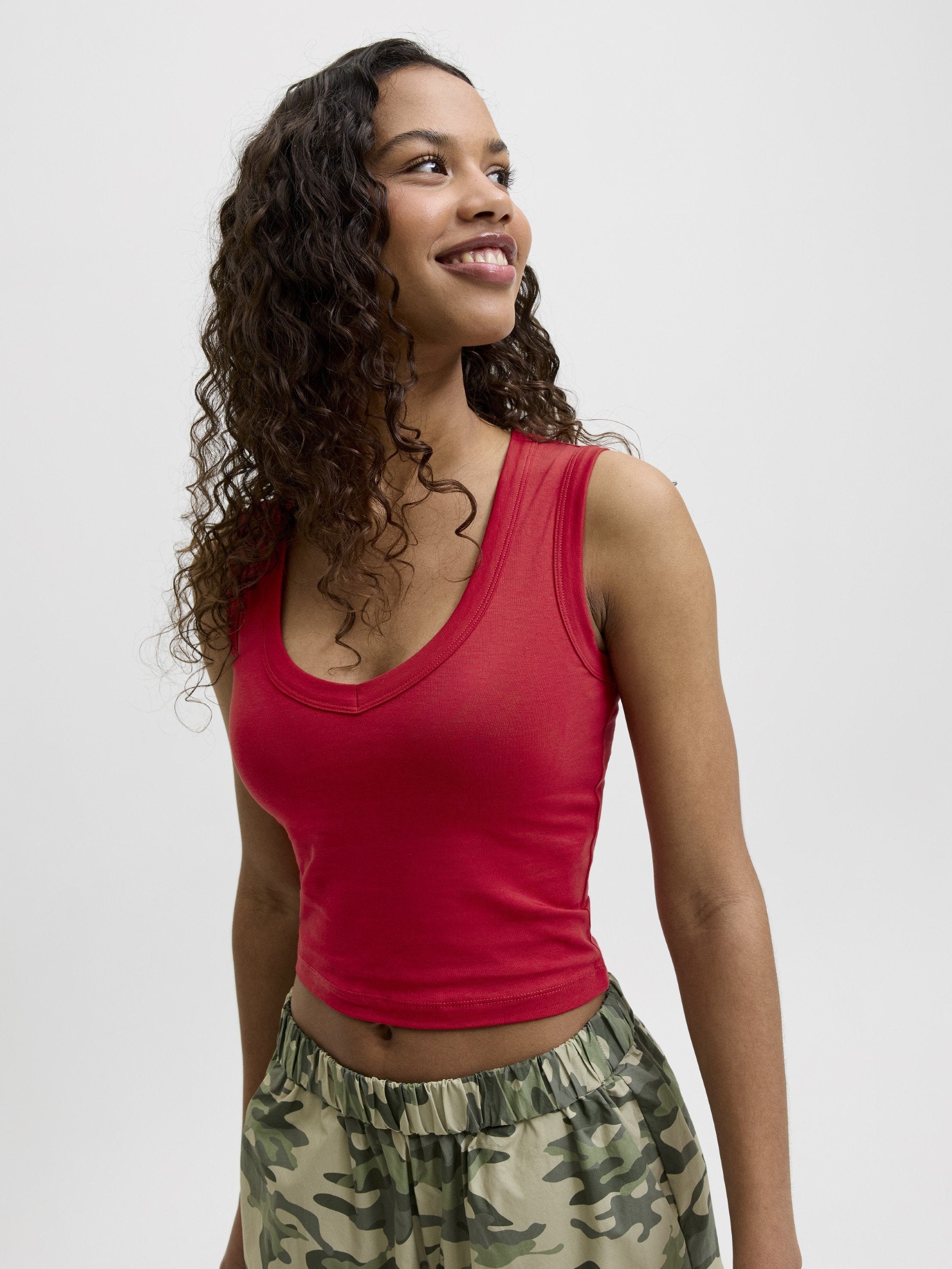 JXGIGI - Top - scarlet sage