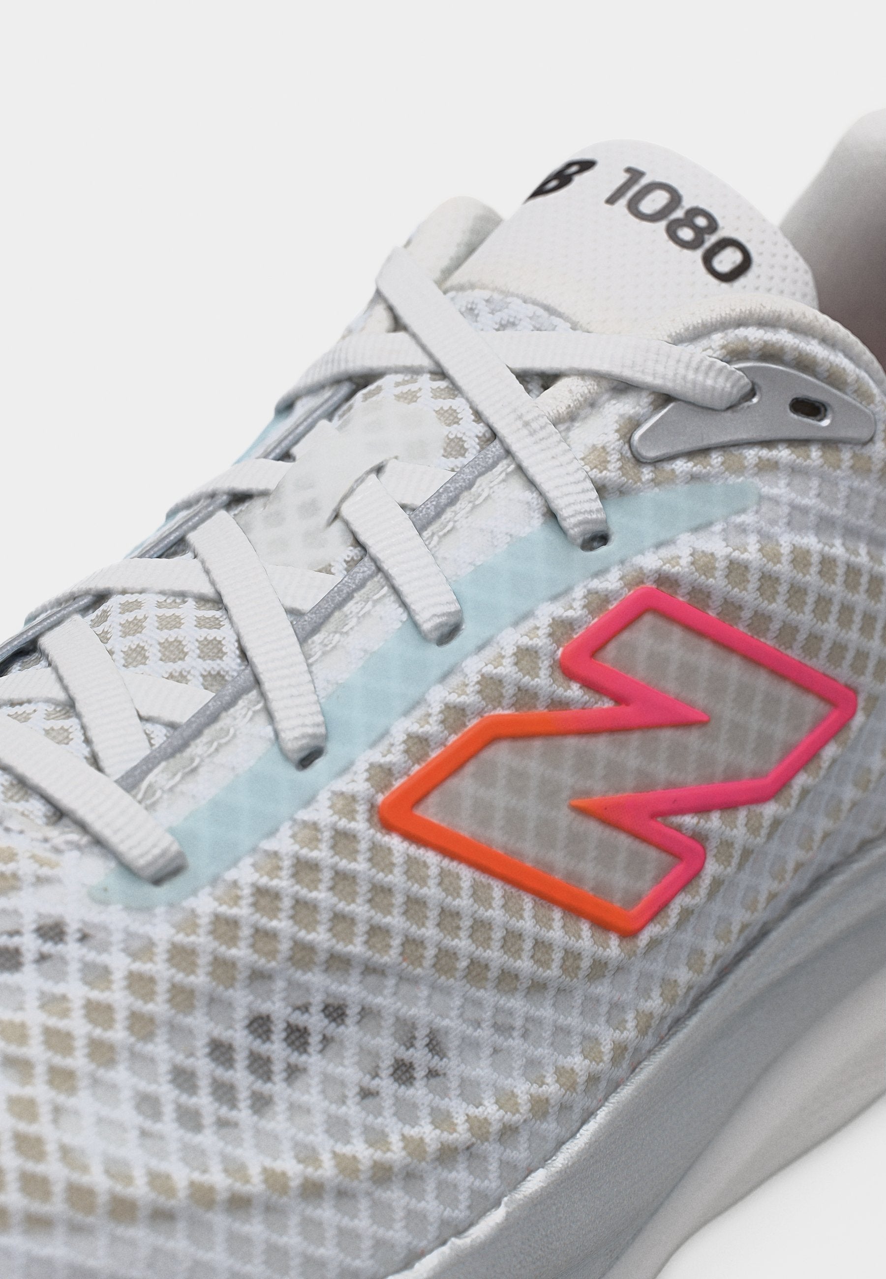 1080V15 - Road running shoes - white