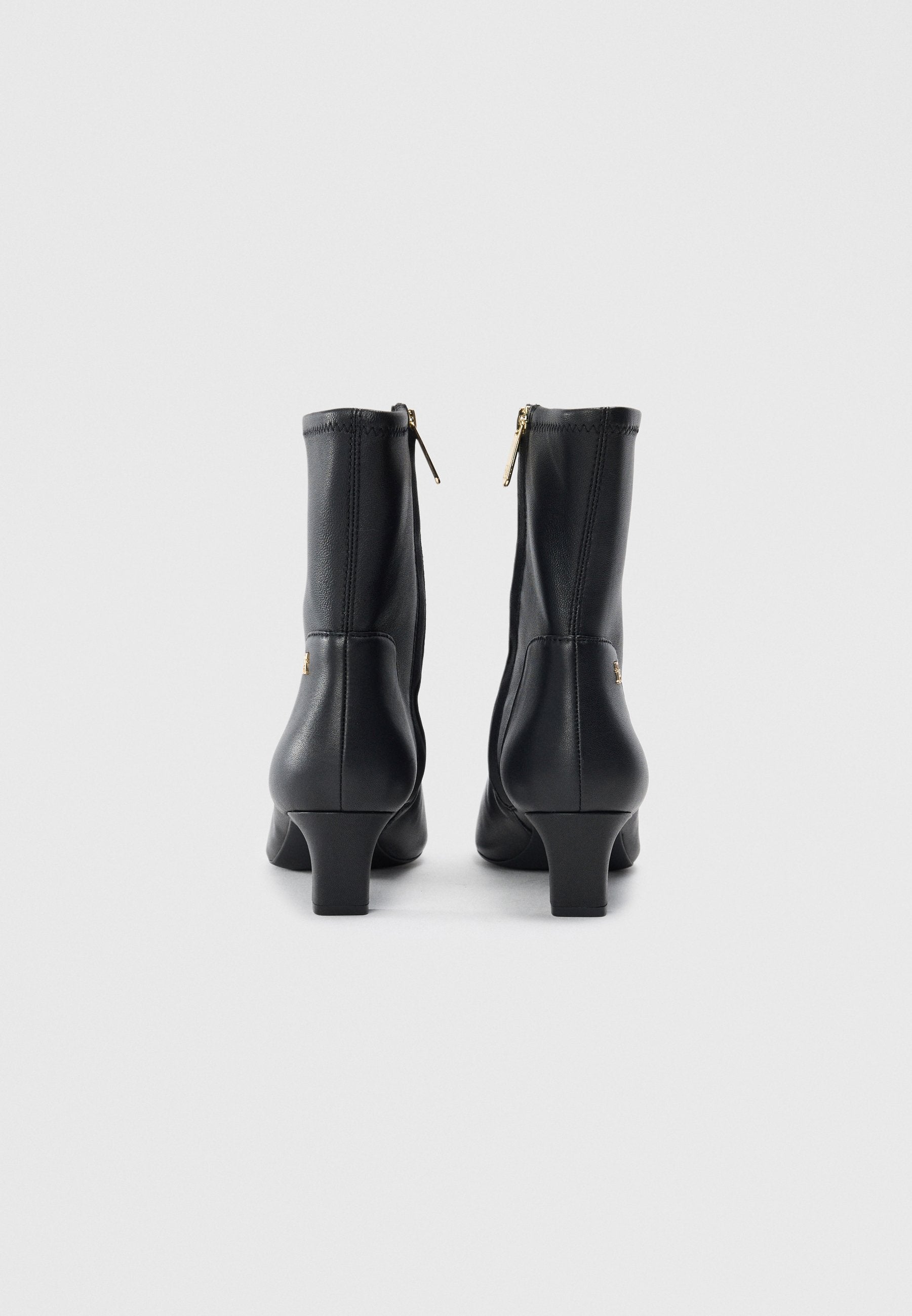 TH MONOGRAM PLAQUE LEATHER MID BOOTS - Classic ankle boots - black