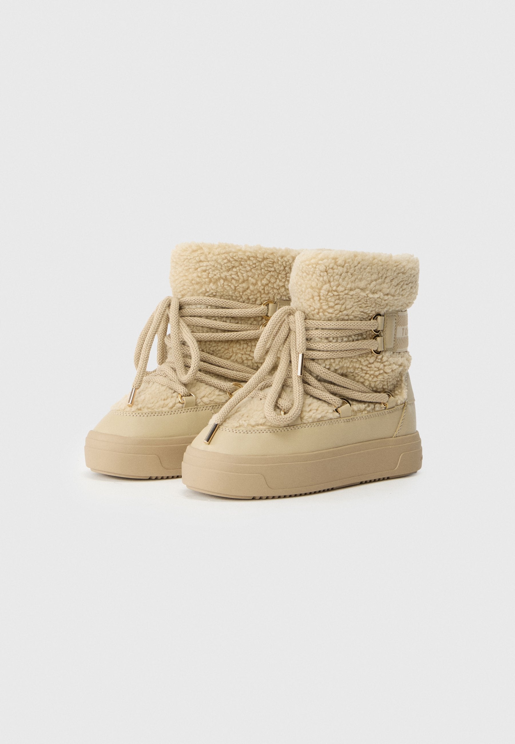 Winter boots - beige