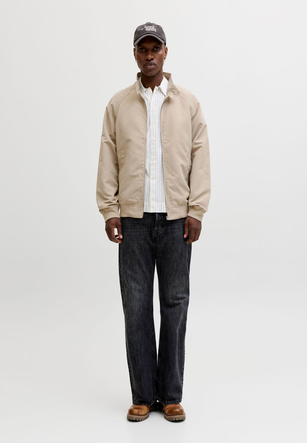 Kurze Jacke mit hohem Kragen - Light jacket - white pepper