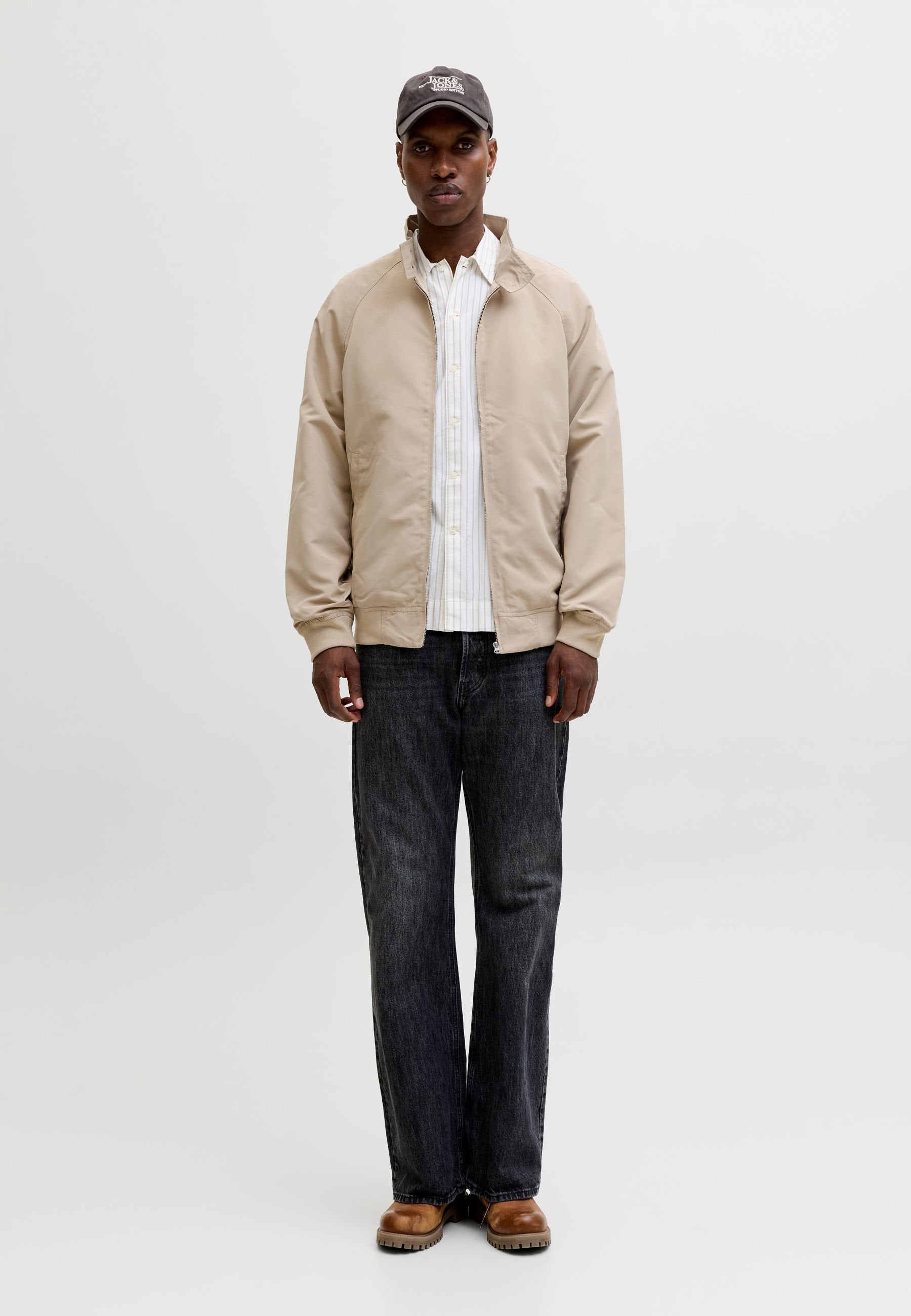 Kurze Jacke mit hohem Kragen - Light jacket - white pepper