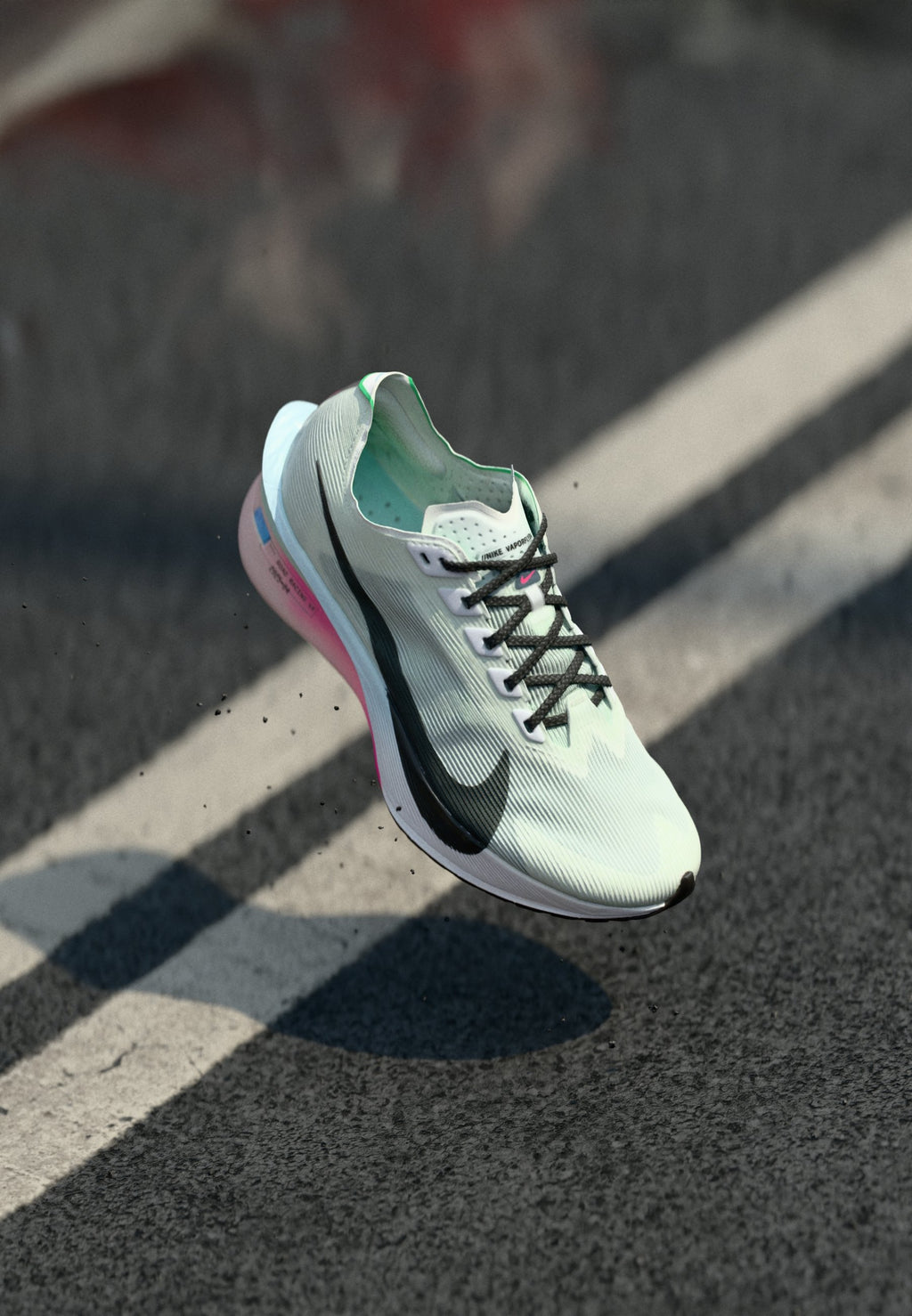 VAPORFLY 4 - Road running shoes - white/black/hyper pink/mint foam/silt red/glacier blue