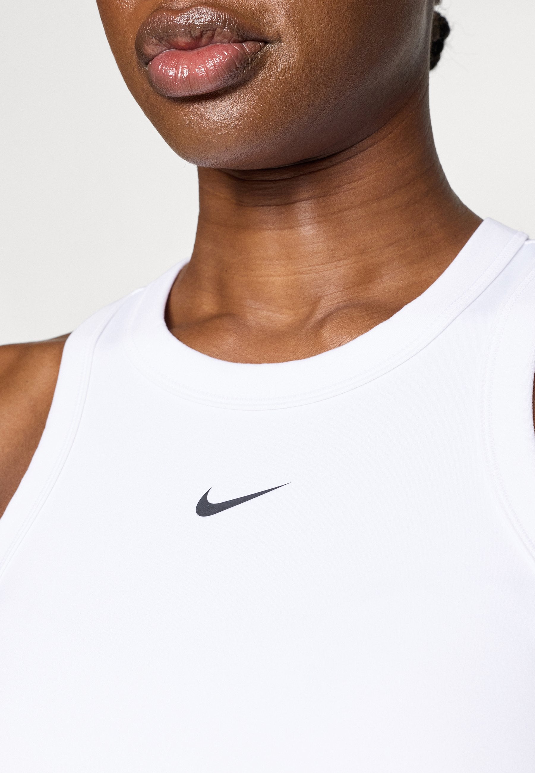 ONE FITTED CROP TANK - Top - white/black