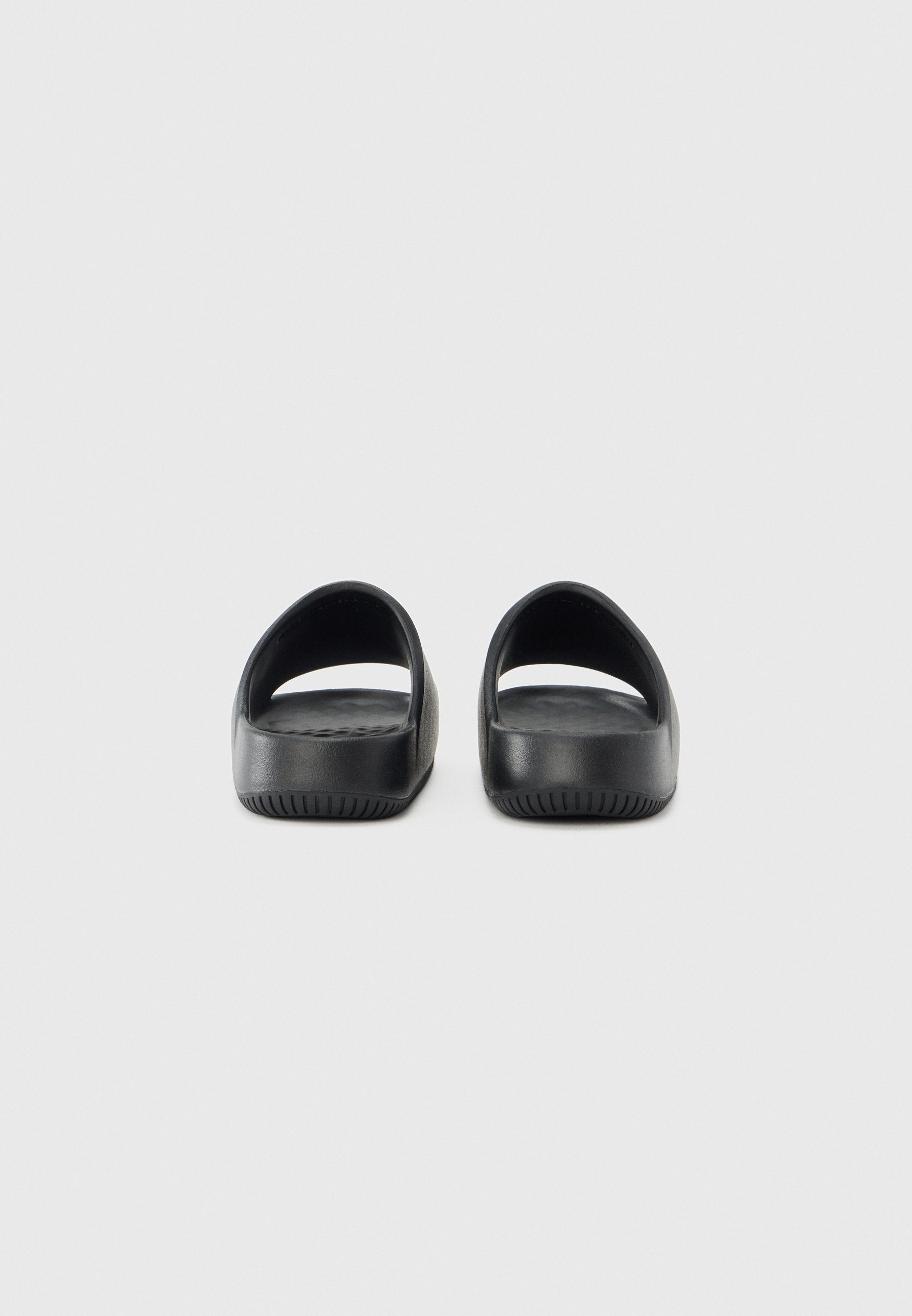 CALM 2.0 UNISEX - Pool slides - black