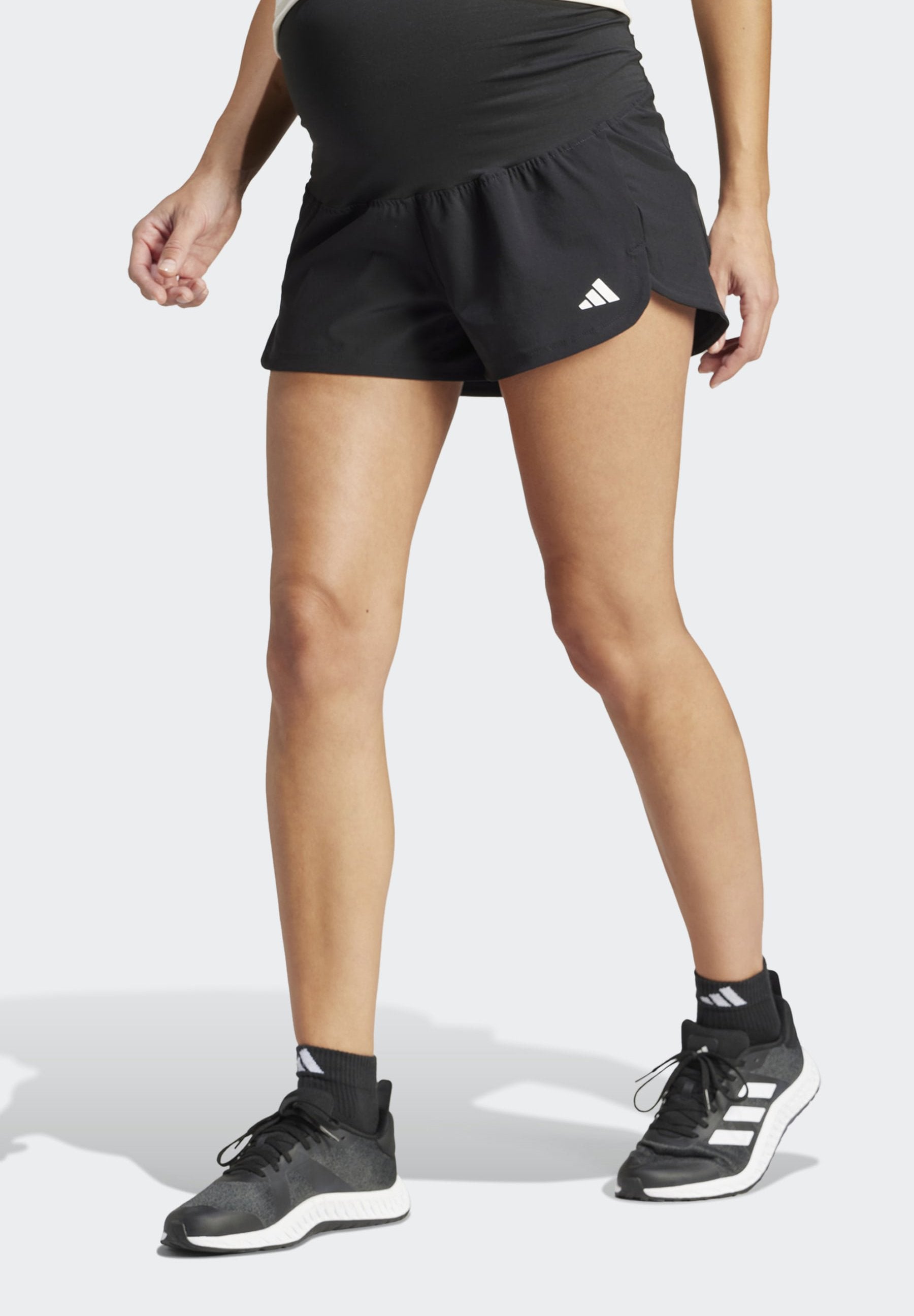 PACER WOVEN STRETCH TRAINING MATERNITY - Sports shorts - black
