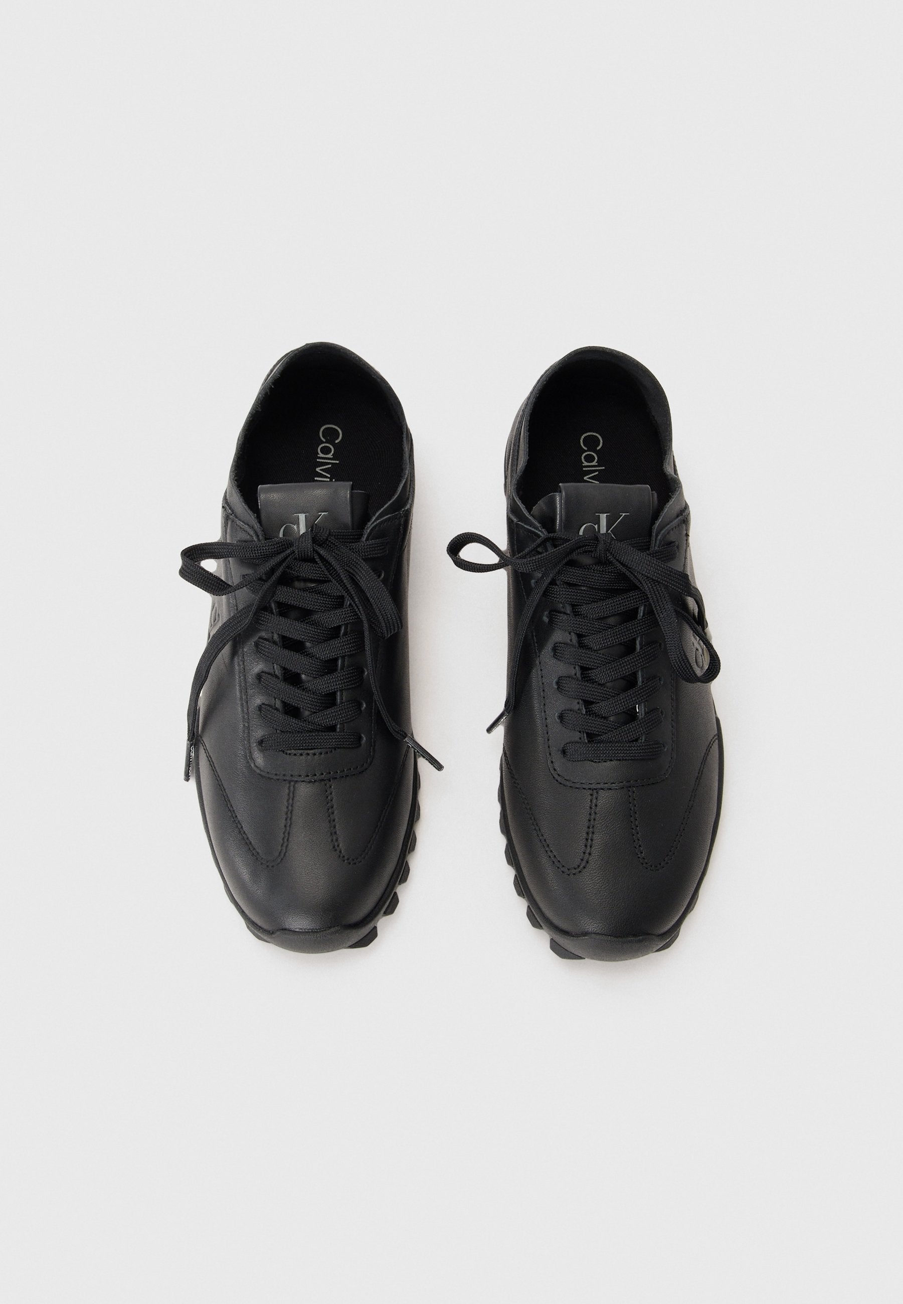 DISCRETES - Baskets - triple noir