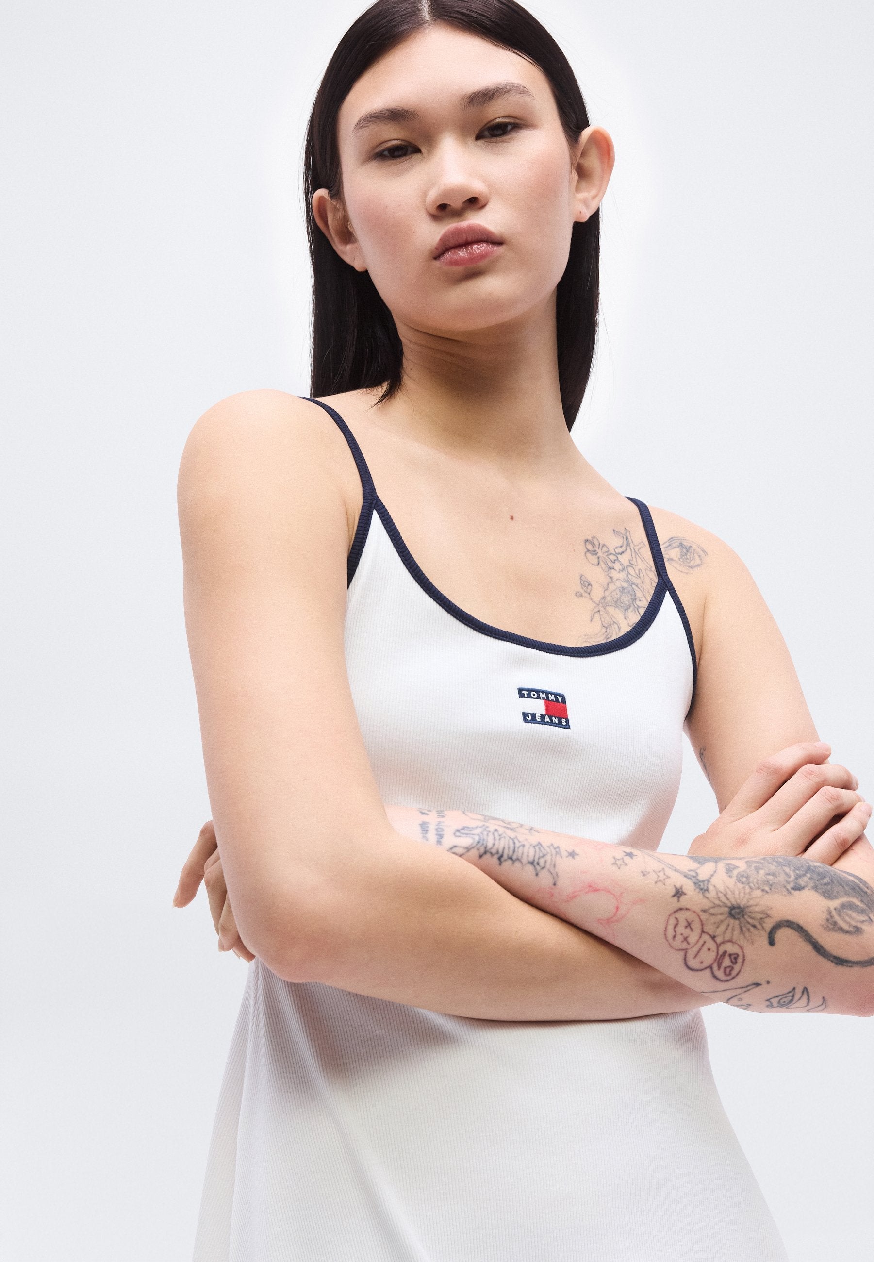ROBE ÉVASÉE TOMMY BADGE STRAP - Robe en jersey - écru