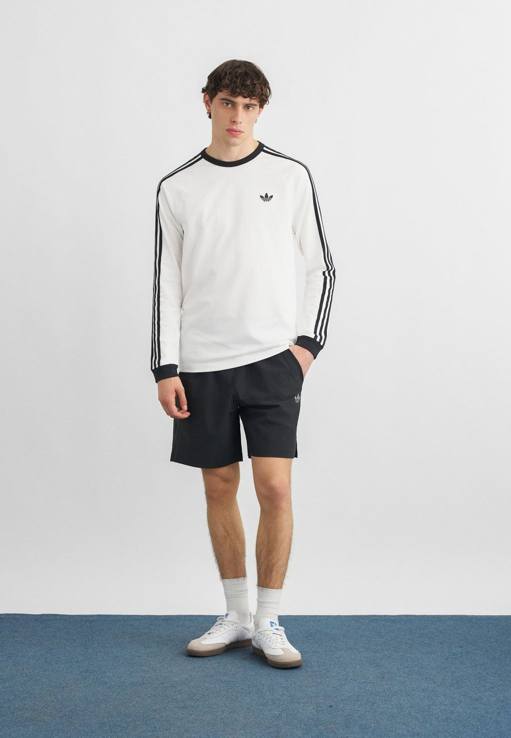 TECH ESS WV SHO - Tracksuit bottoms - black