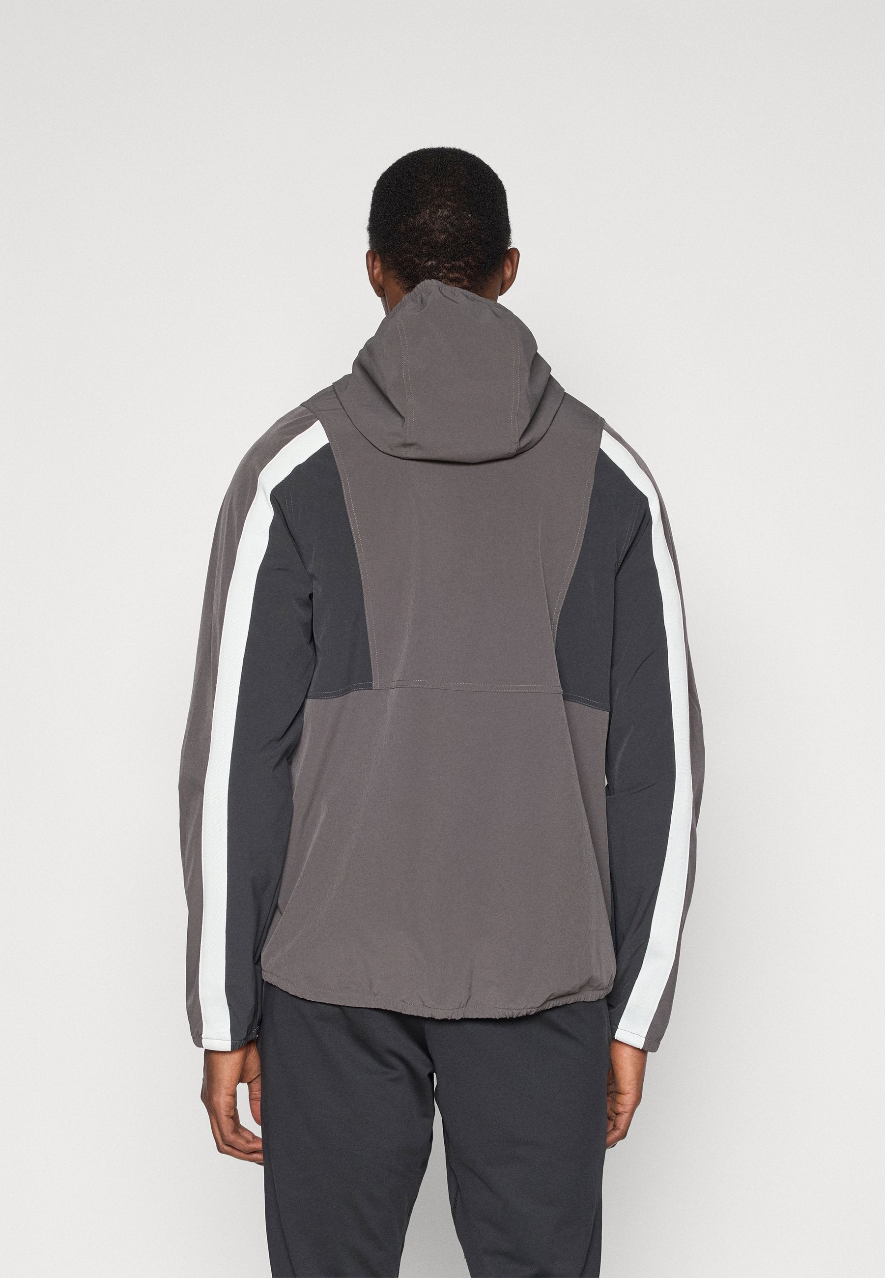 M NK RPL STRK JKT W - Windbreaker - medium ash/off noir/summit white