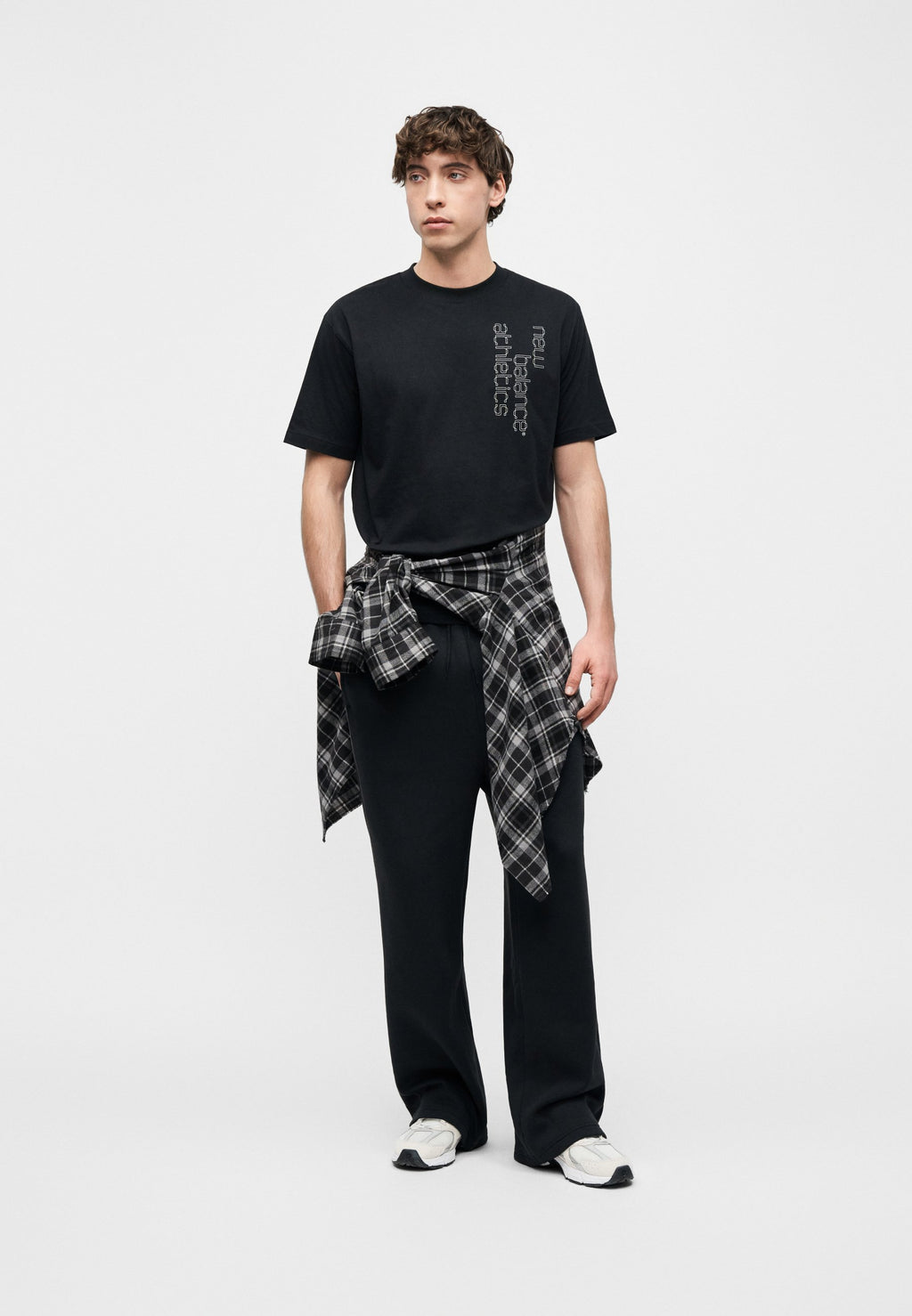 LINEAR GRAPHIC PANT - Tracksuit bottoms - black