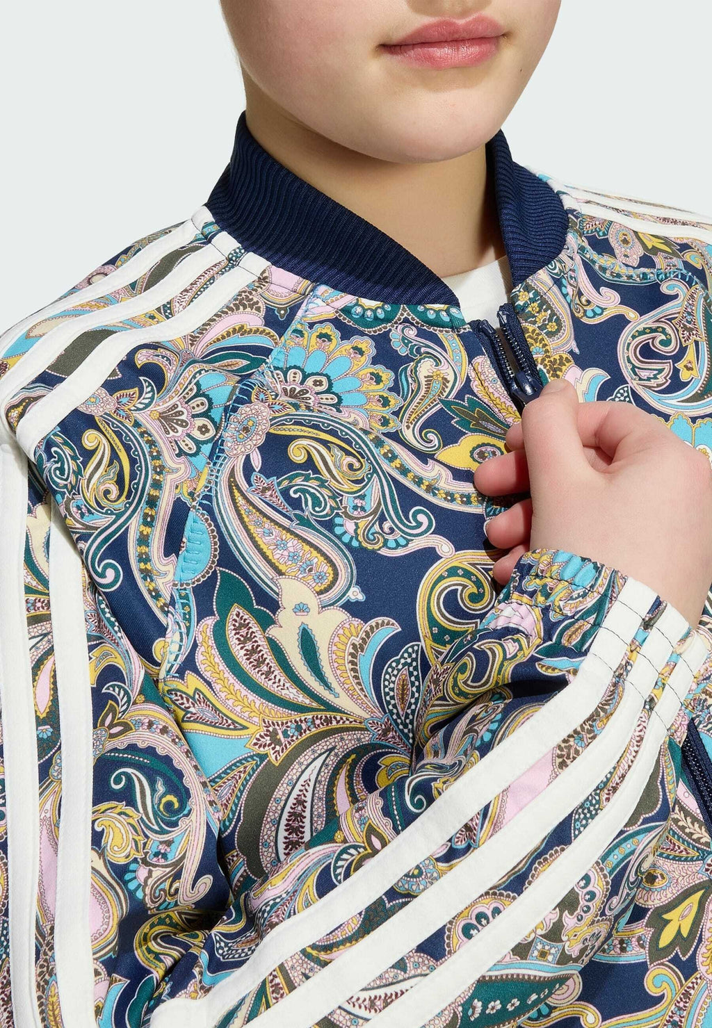 HAUT DE SURVÊTEMENT COURT ADIDAS ORIGINALS SST LOOSE PAISLEY - Blouson aviateur - multicolore night indigo