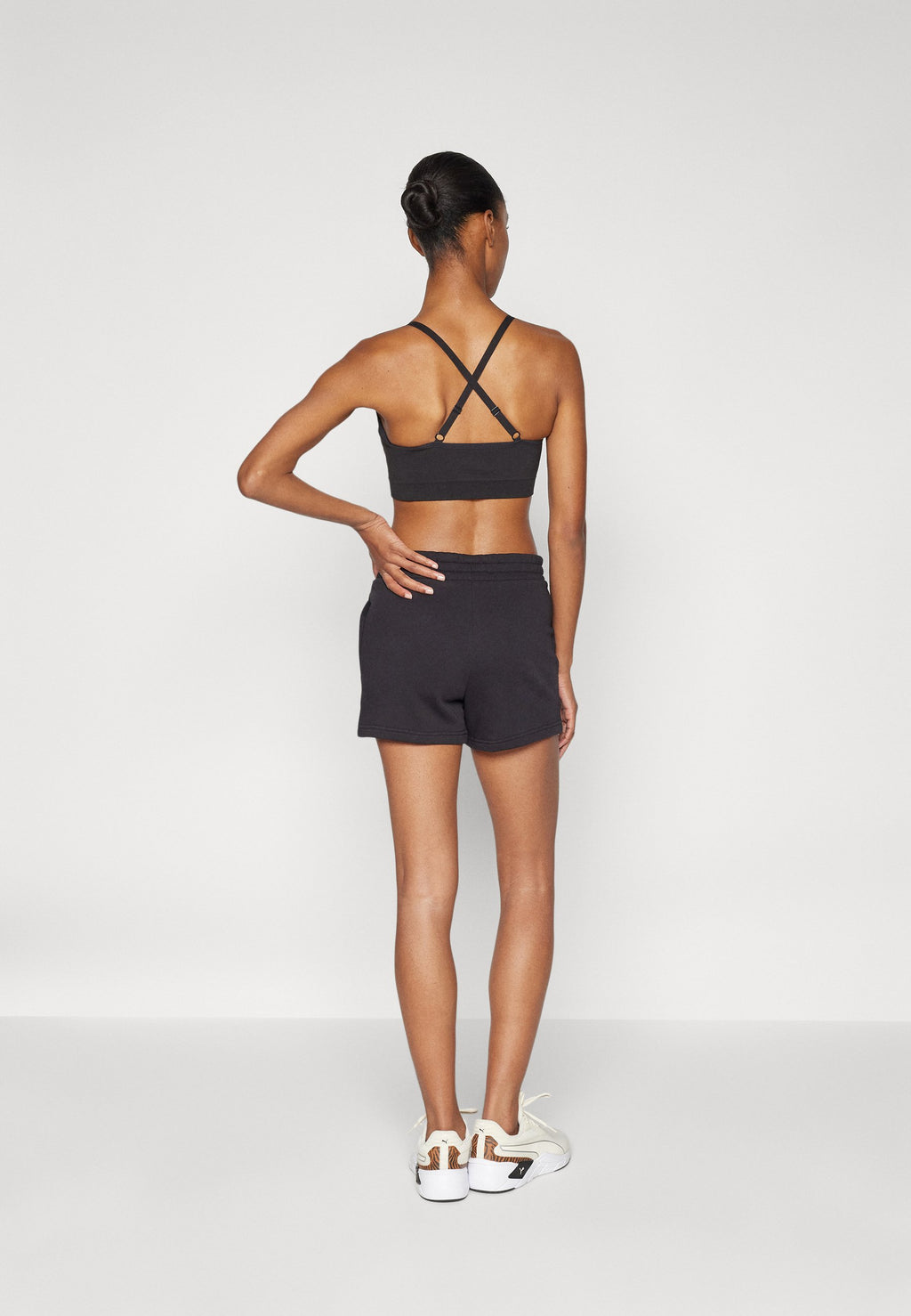 SMALL LOGO SHORTS - شورت رياضي - أسود