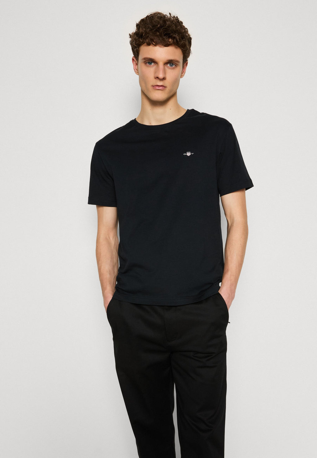 PRINTED ARCHIVE SHIELD - Basic T-shirt - black