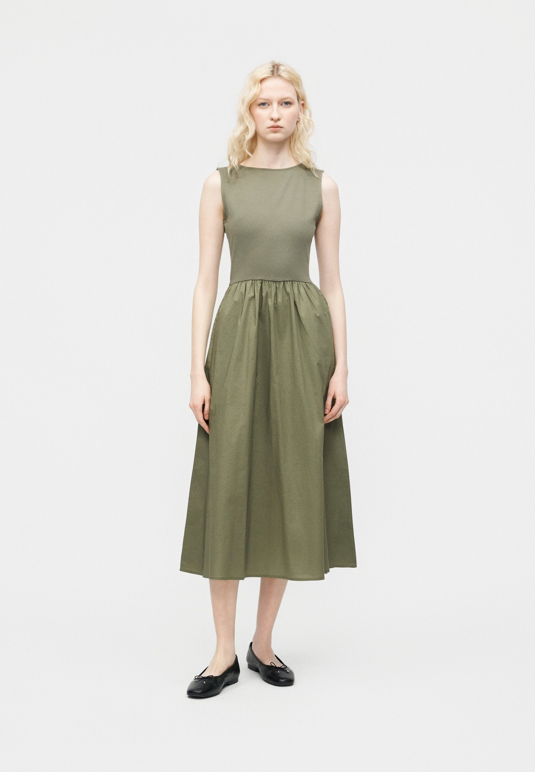 BOATNECK DRESS - Day dress - mesculen green