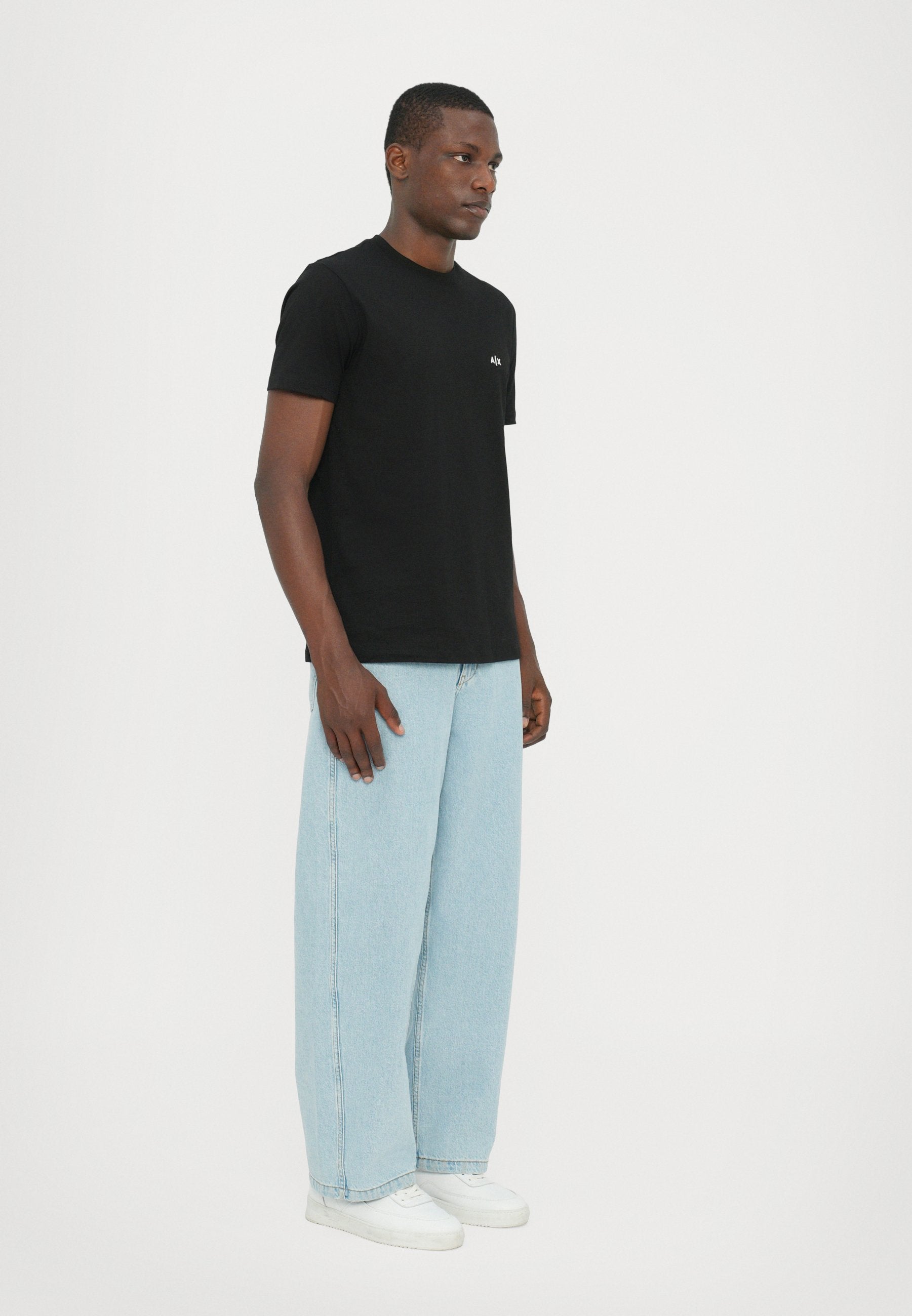 T-SHIRT REGULAR FIT - Basic T-shirt - black