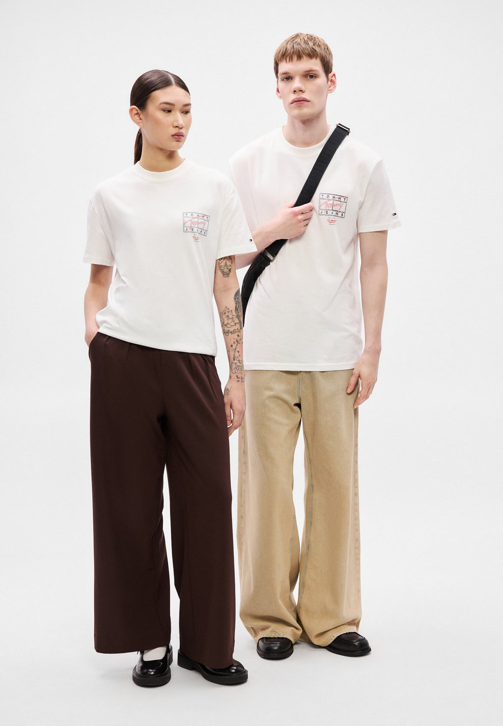 تي شيرت SIGNATURE BACK LOGO CREW NECK - تي شيرت مطبوع - إكرو