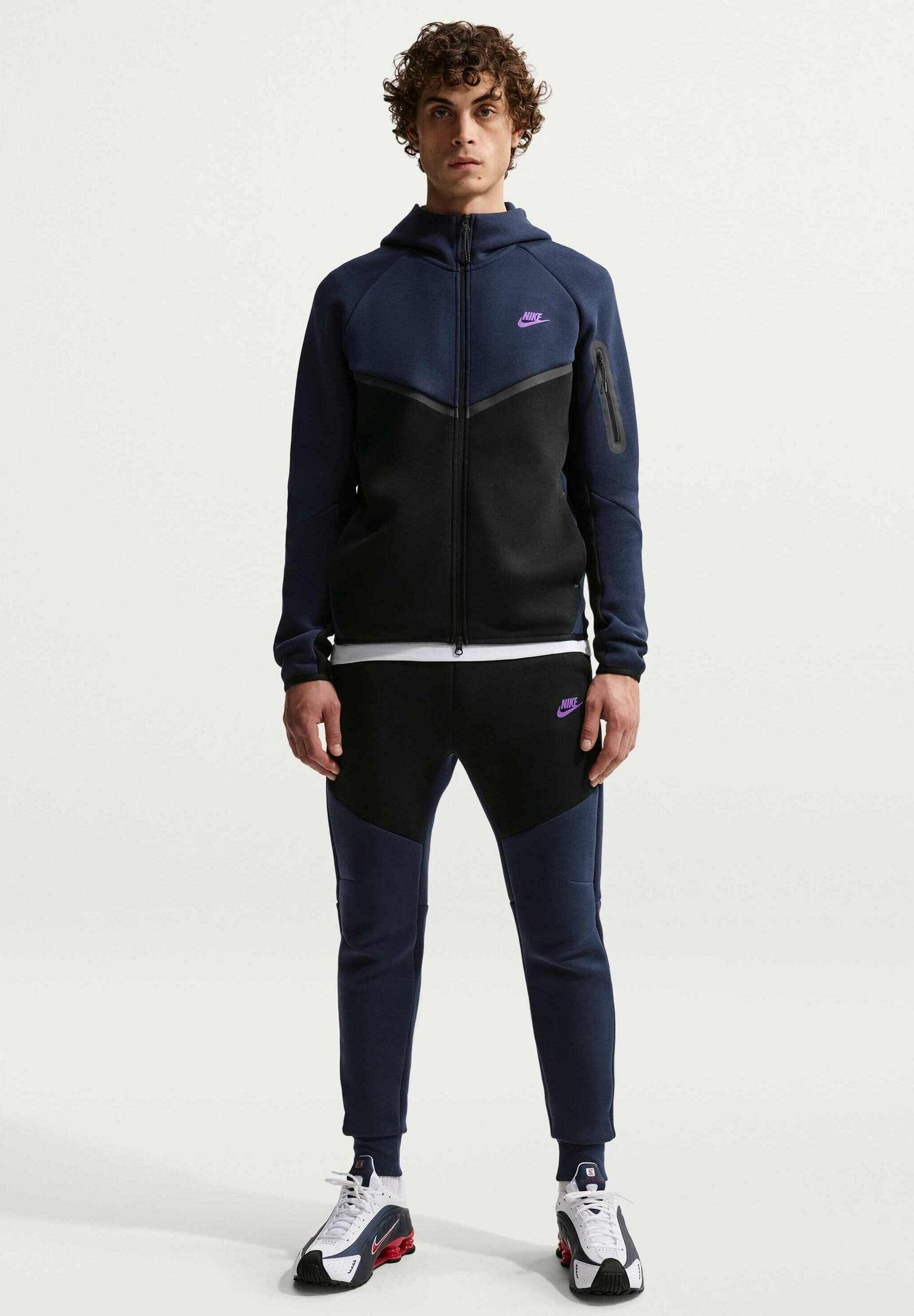 M NK TCH FLC JGGR - Bas de jogging - obsidienne noire et violet éclatant