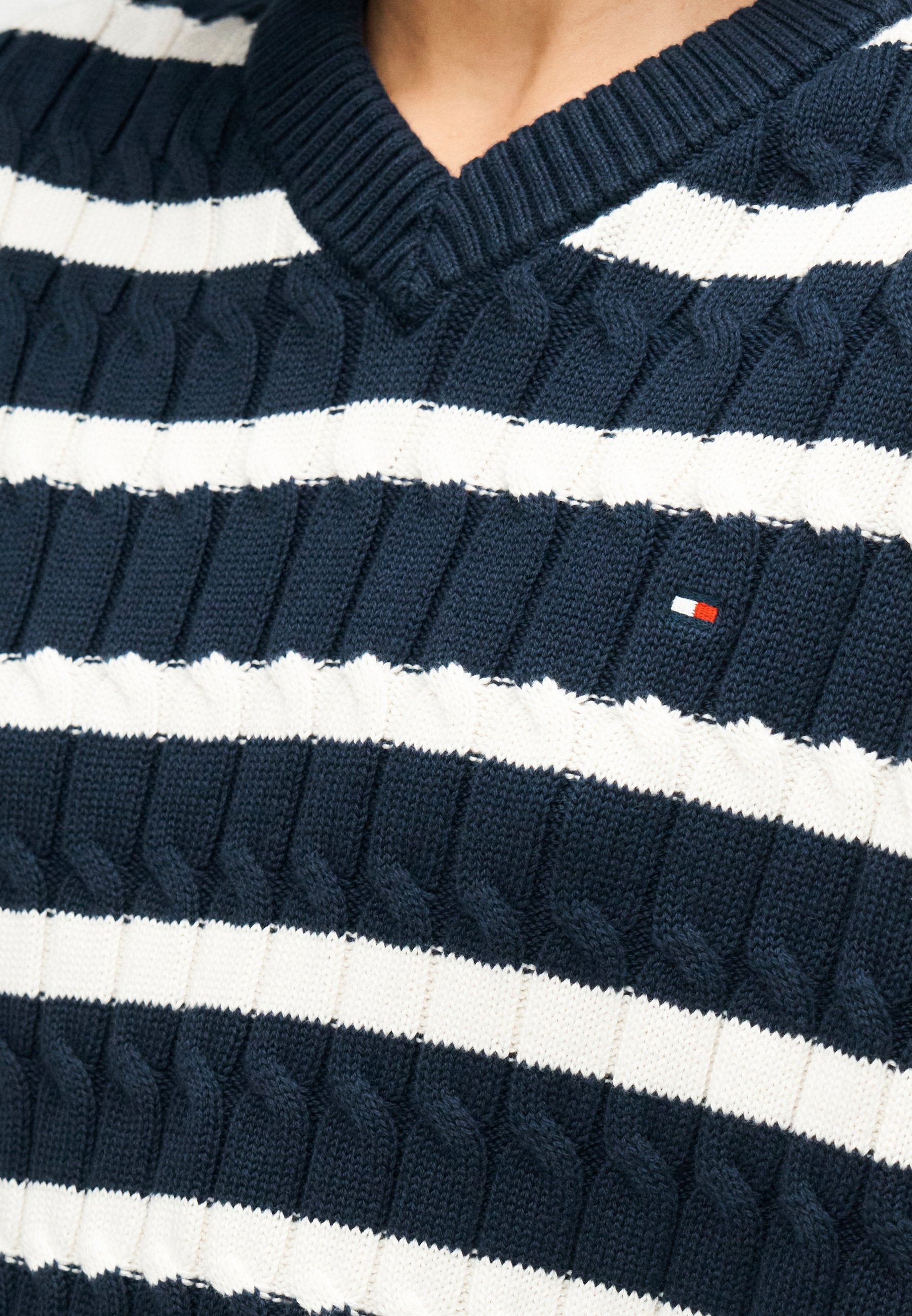 CABLE KNIT V-NECK SWEATER VEST - Top - dark night navy/ivory petal