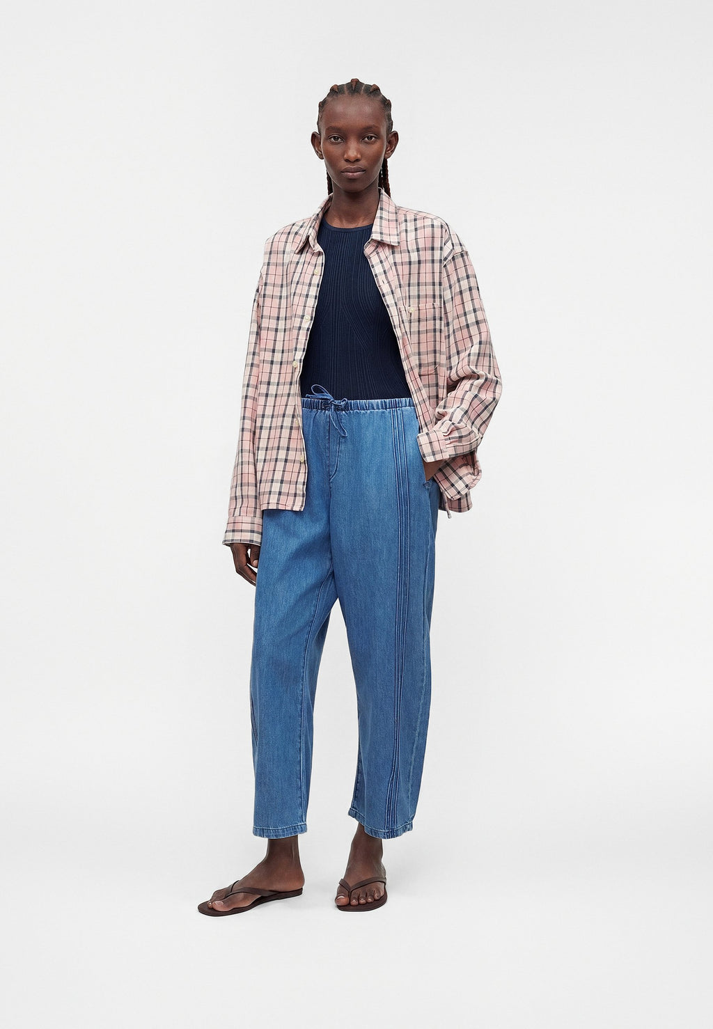 EASY BARREL CAMPER - Relaxed fit jeans - medium indigo