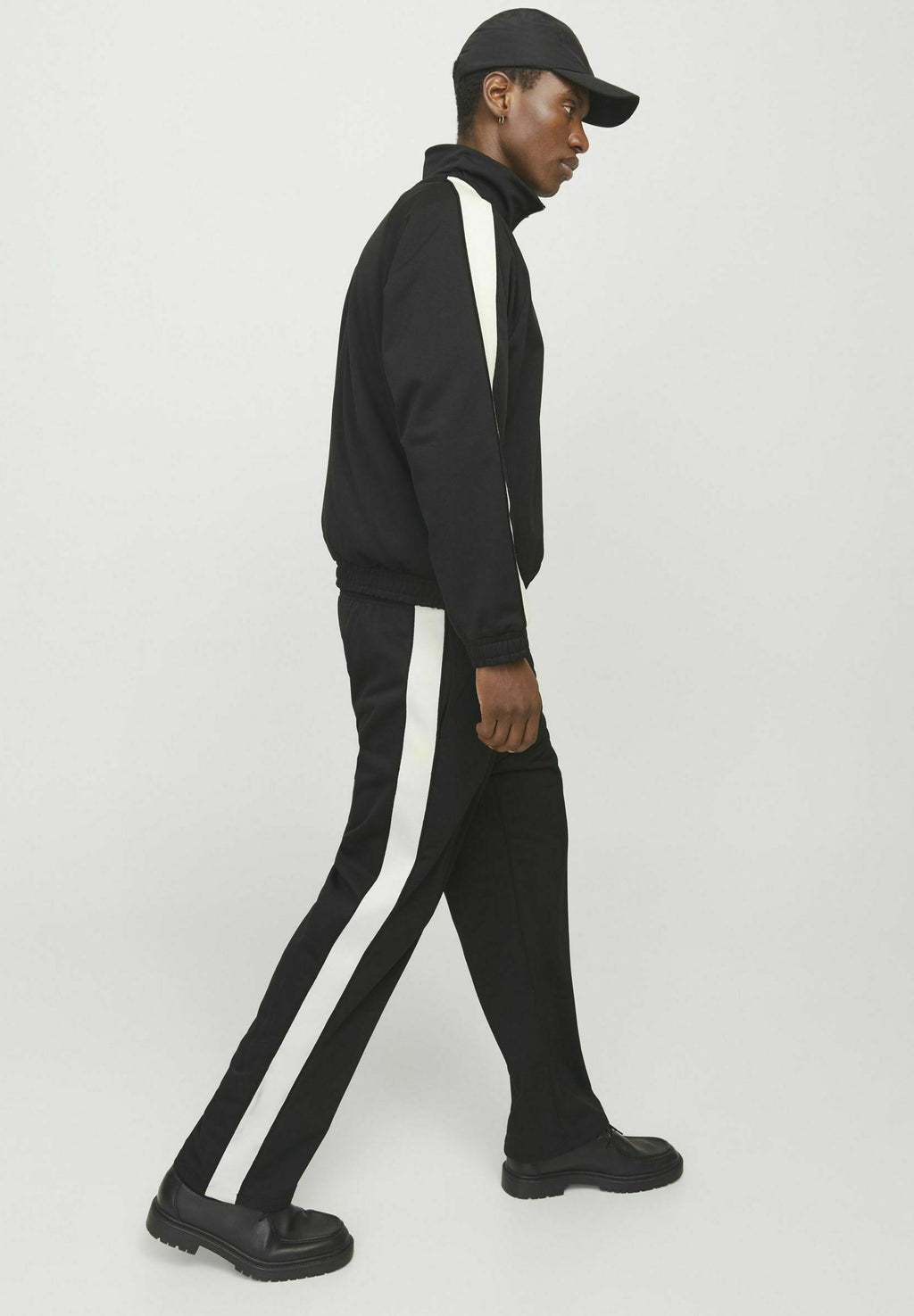 Joggers Loose Fit - Tracksuit bottoms - black
