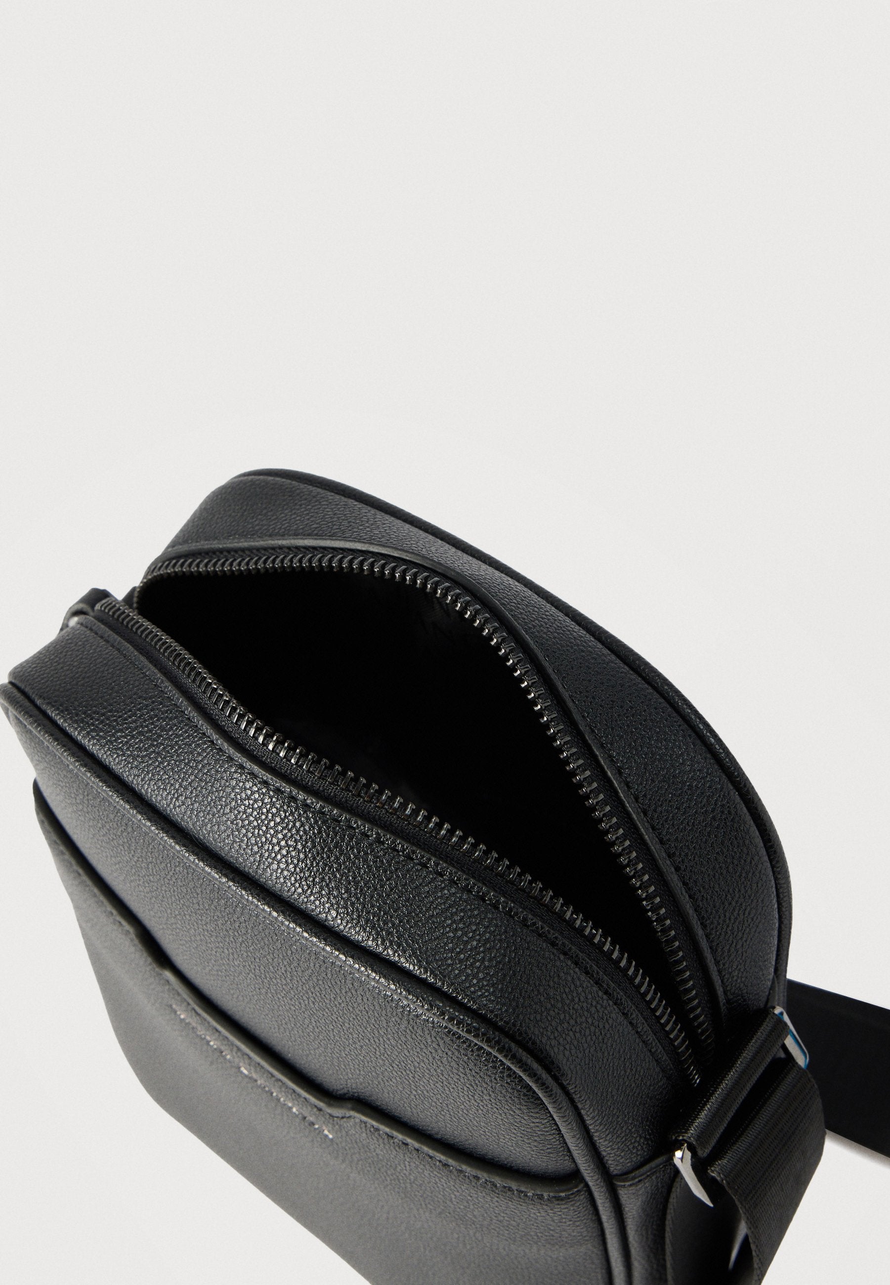ALEX CROSSBODY UNISEX - Cross body bag - black