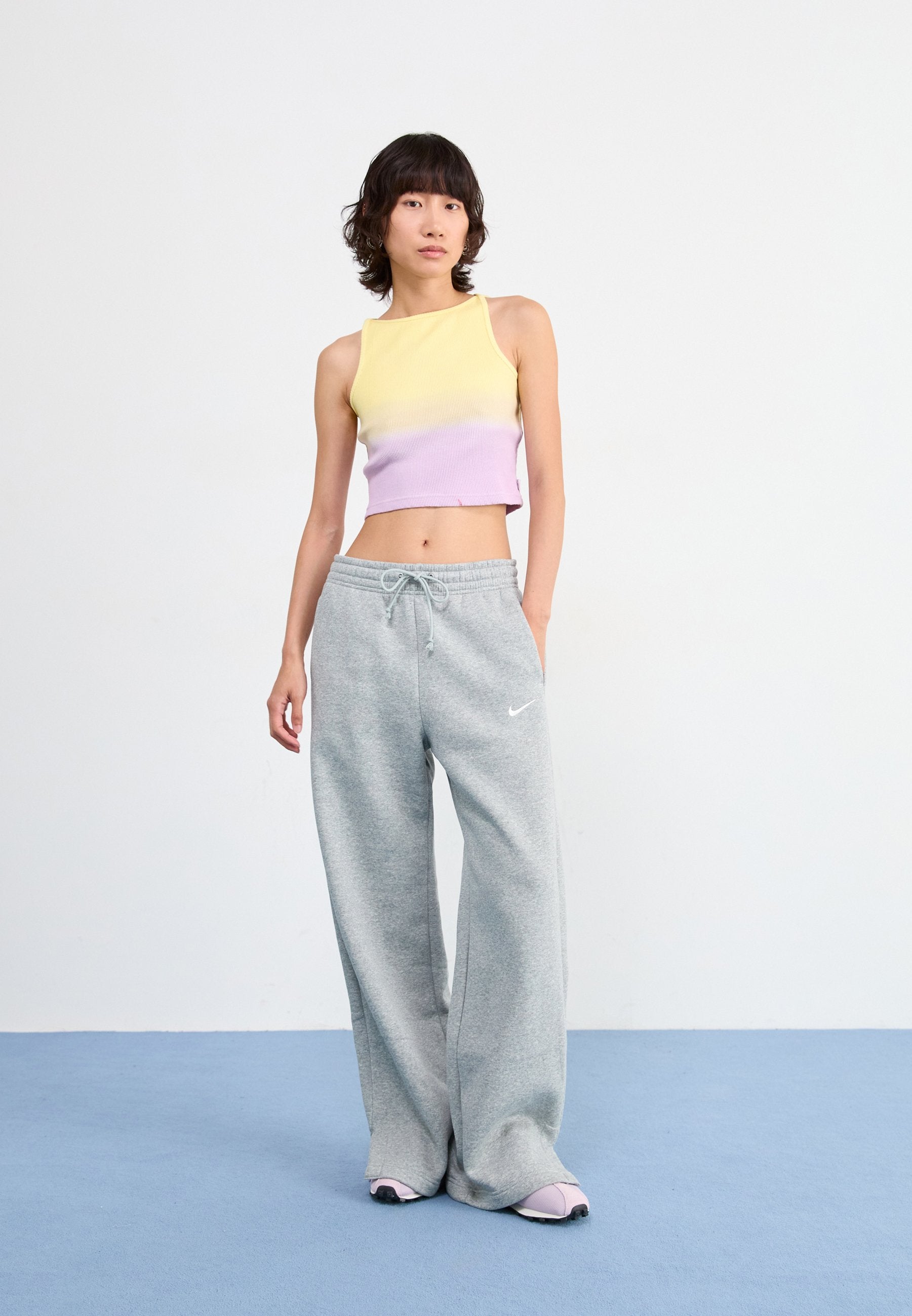 W NSW PHNX FLC HR PANT WIDE 2 - Tracksuit bottoms - grey heather
