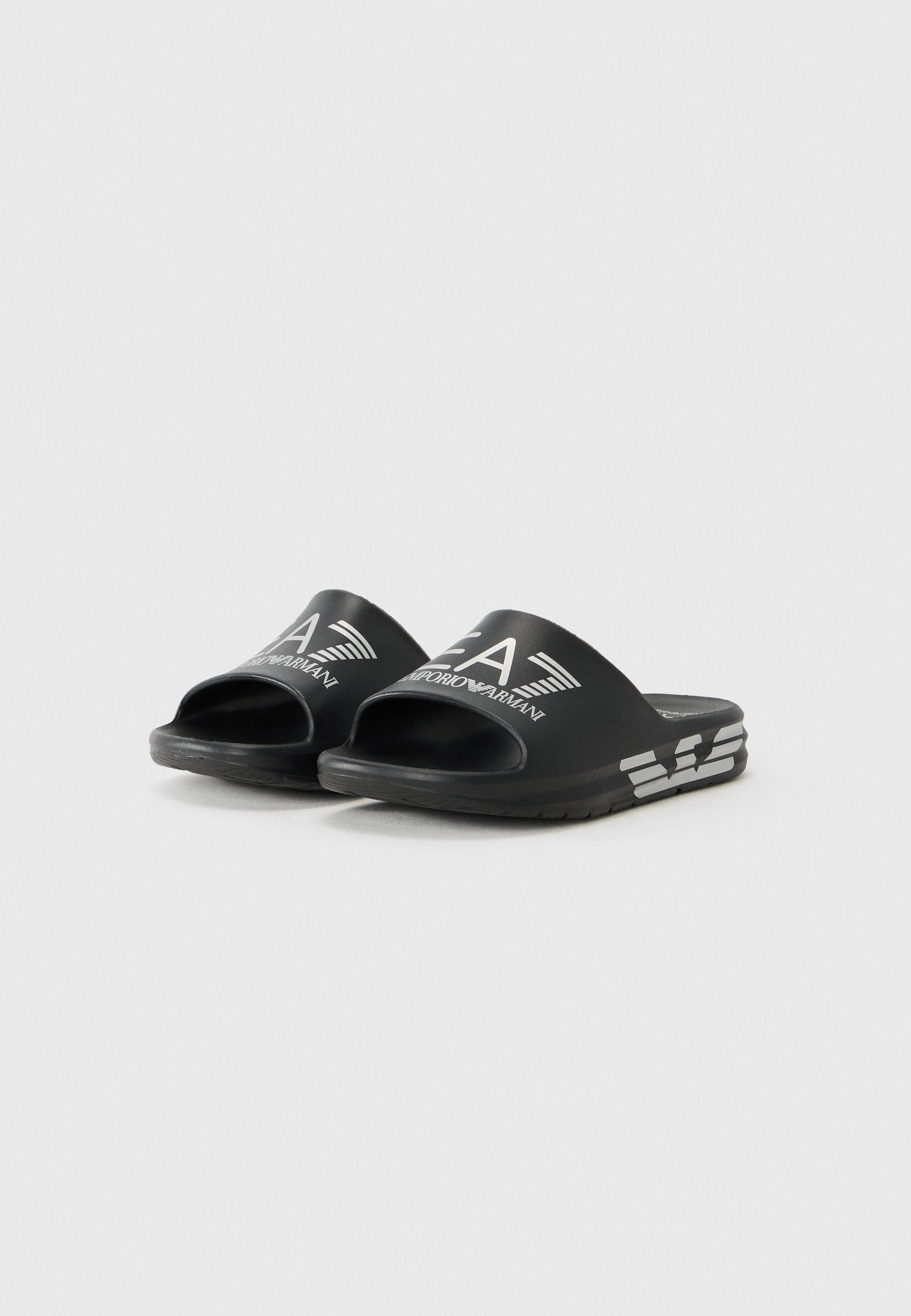 CRUSHER DISTANCE - Slippers - black/silver-coloured