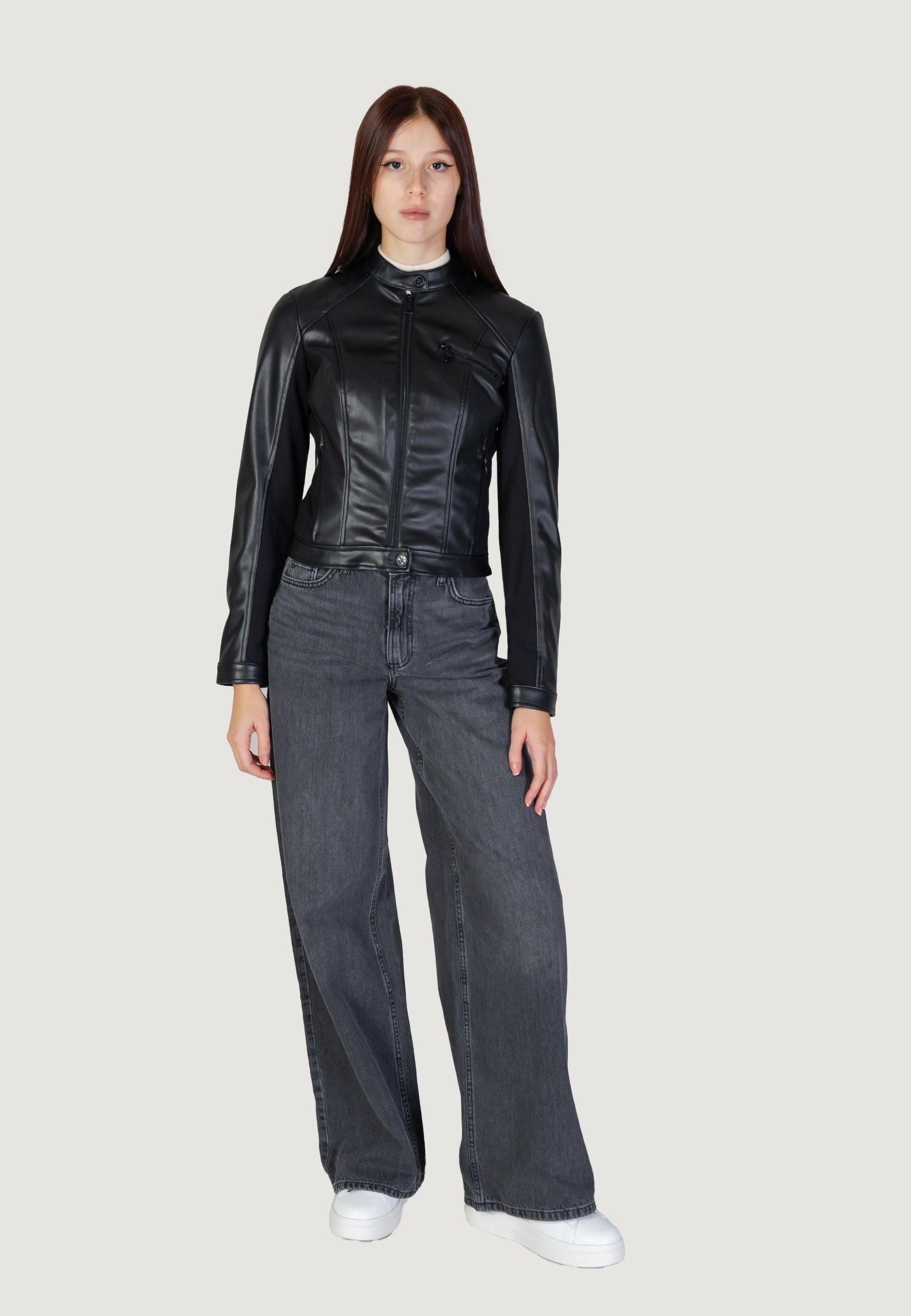W4YL04 WE480 - Light jacket - black
