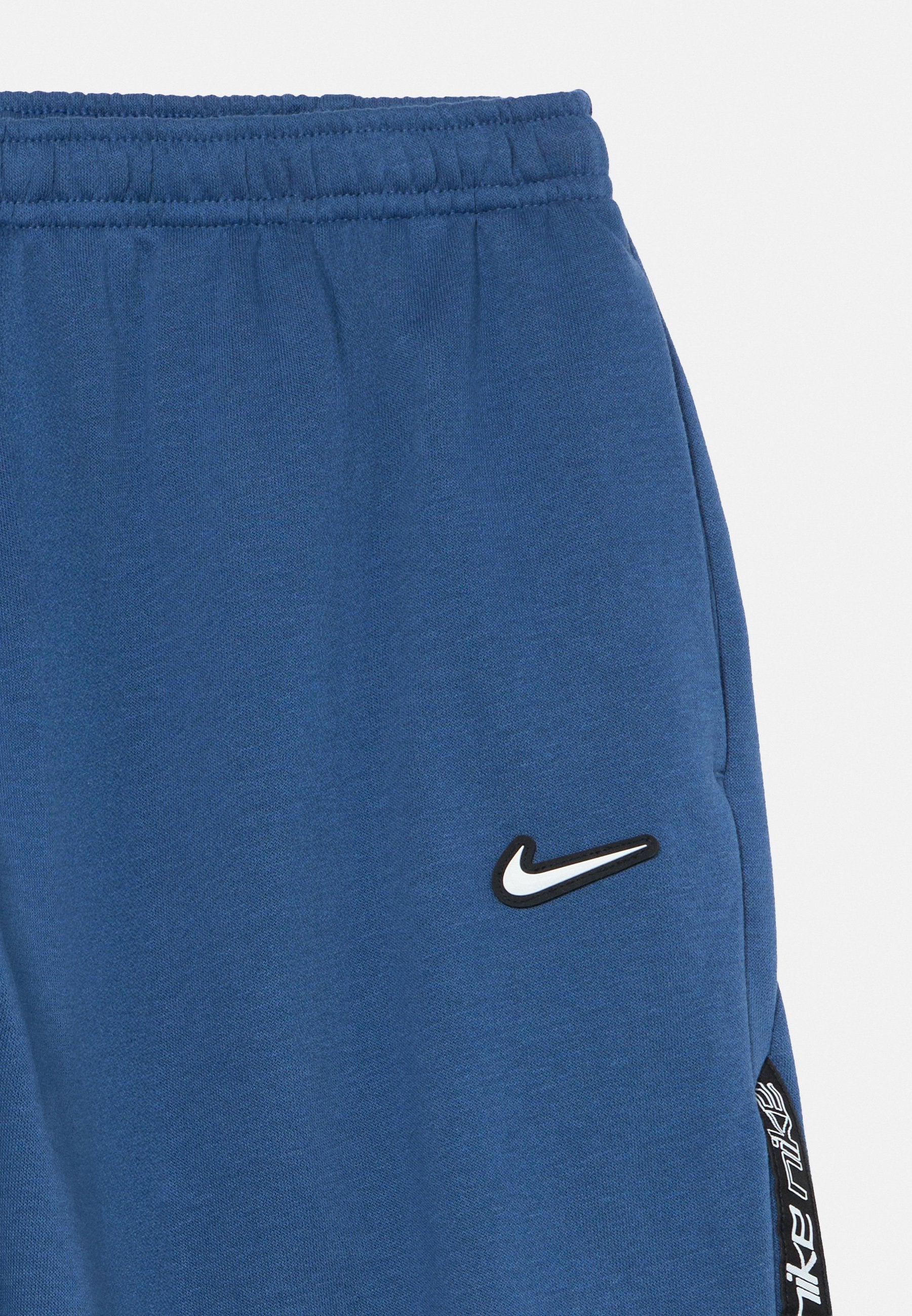 PANT DANCE - Tracksuit bottoms - mystic navy